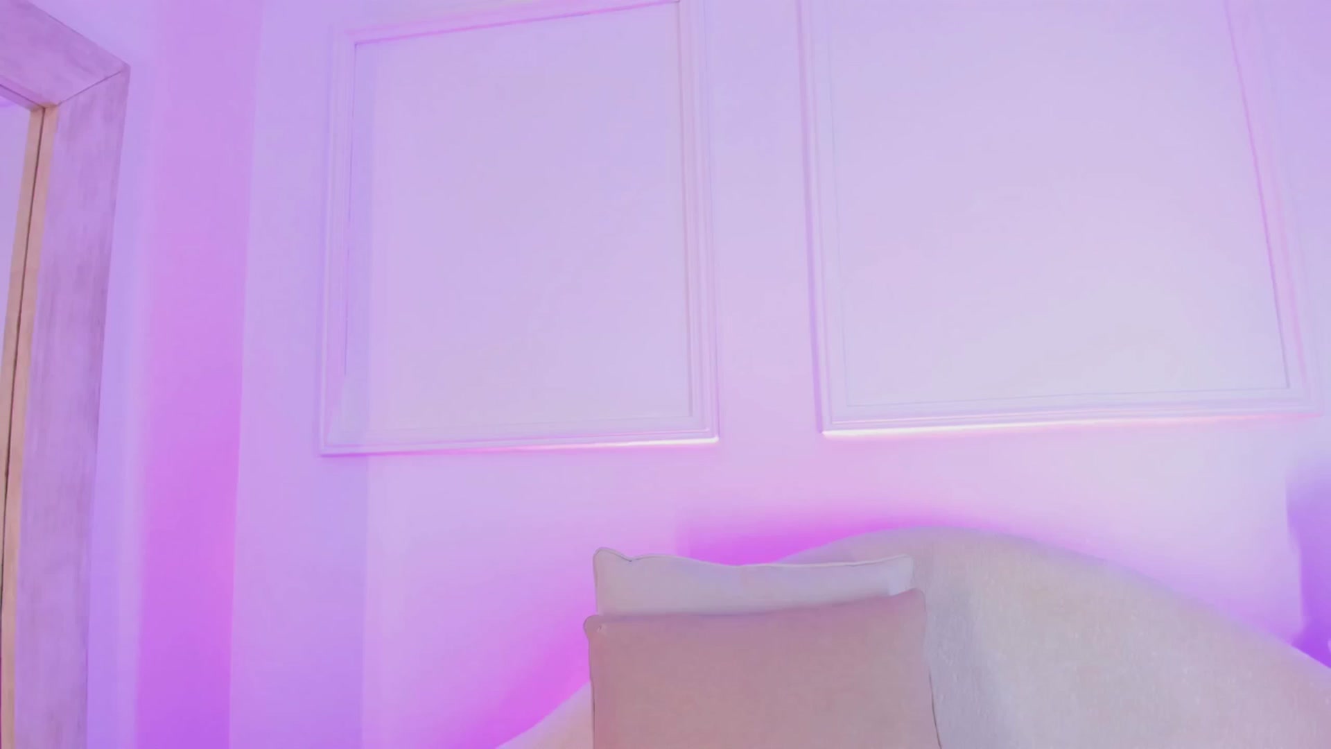 Gallery image thumbnail from VictoriaMilan's myfreecams stream on, 03/26/2025, 17:05 image 14 of 20