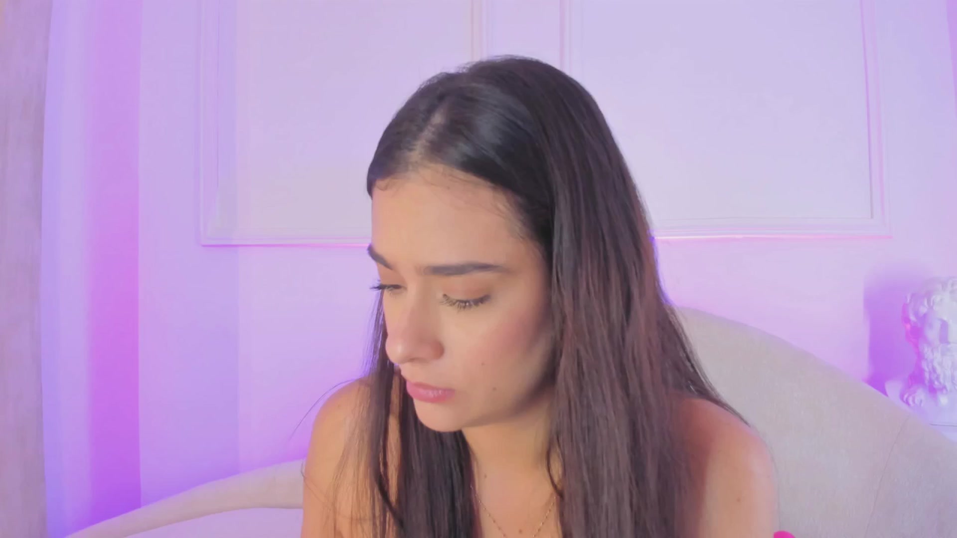 Gallery image thumbnail from VictoriaMilan's myfreecams stream on, 03/26/2025, 19:21 image 16 of 20