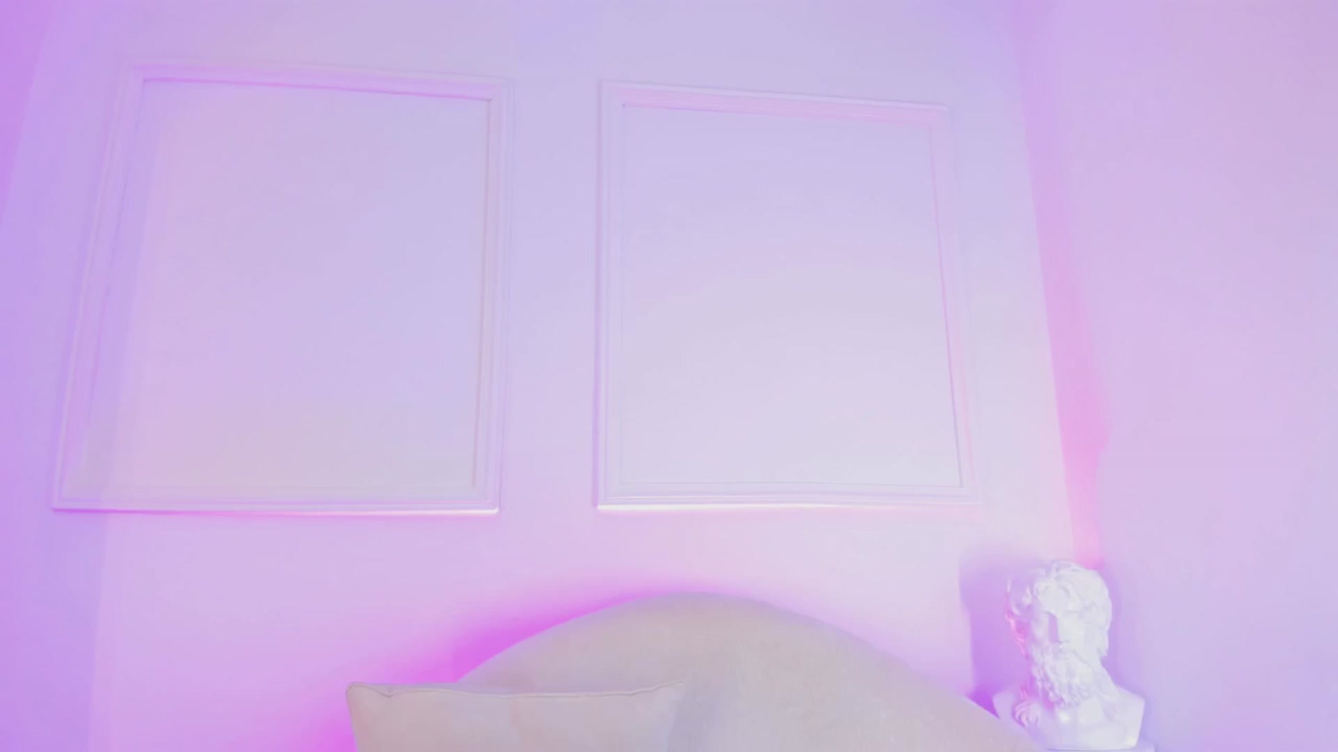 Gallery image thumbnail from VictoriaMilan's myfreecams stream on, 03/26/2025, 19:21 image 17 of 20