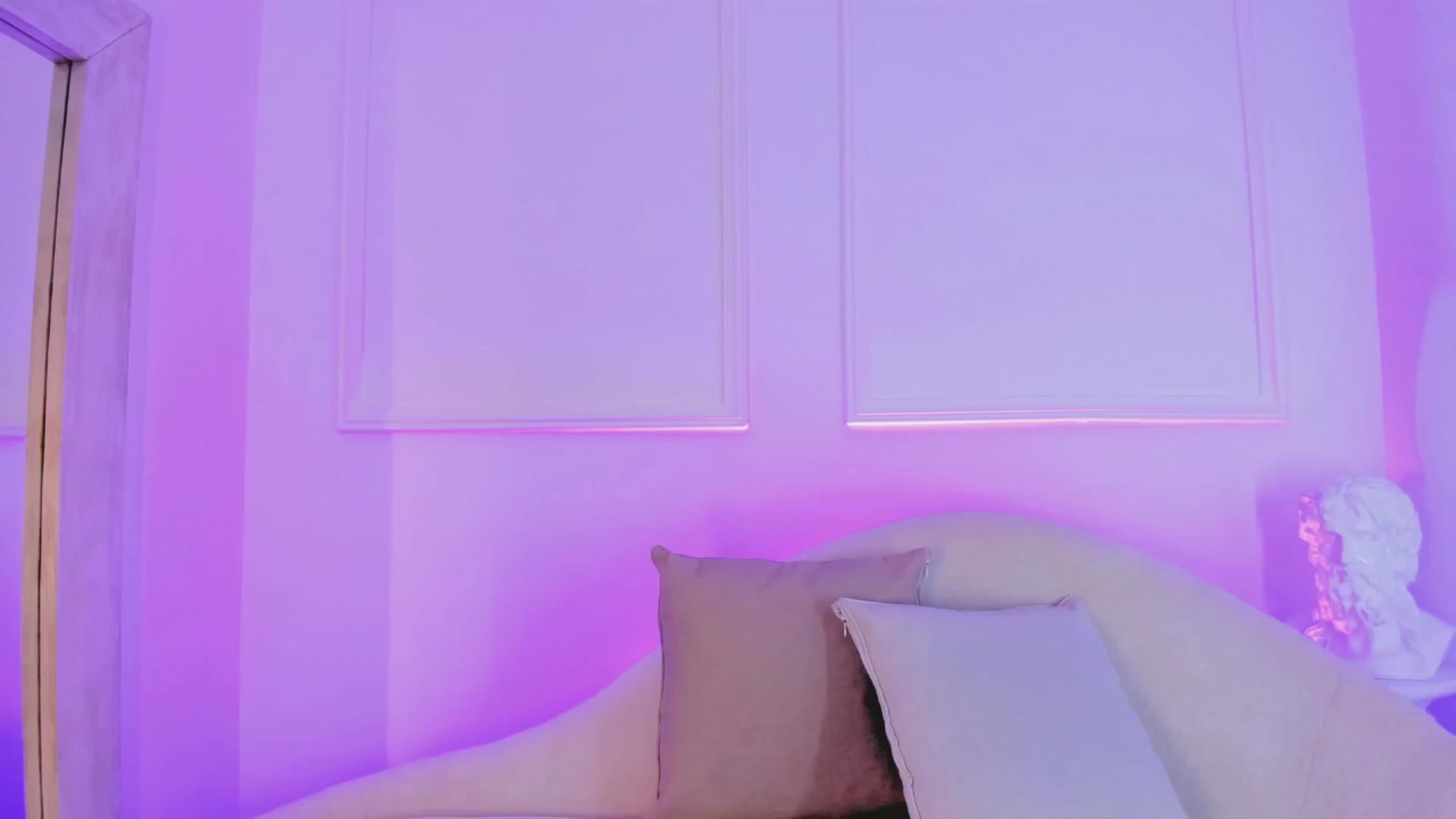Gallery image thumbnail from VictoriaMilan's myfreecams stream on, 04/01/2025, 12:12 image 8 of 20