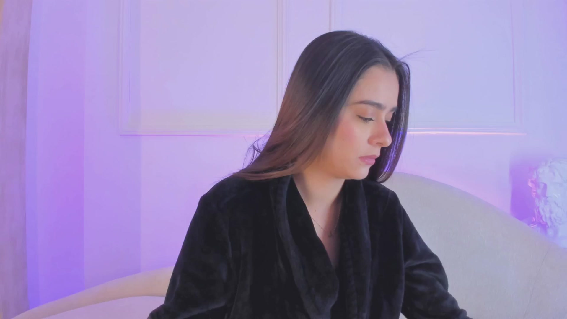 Gallery image thumbnail from VictoriaMilan's myfreecams stream on, 04/04/2025, 13:54 image 13 of 20