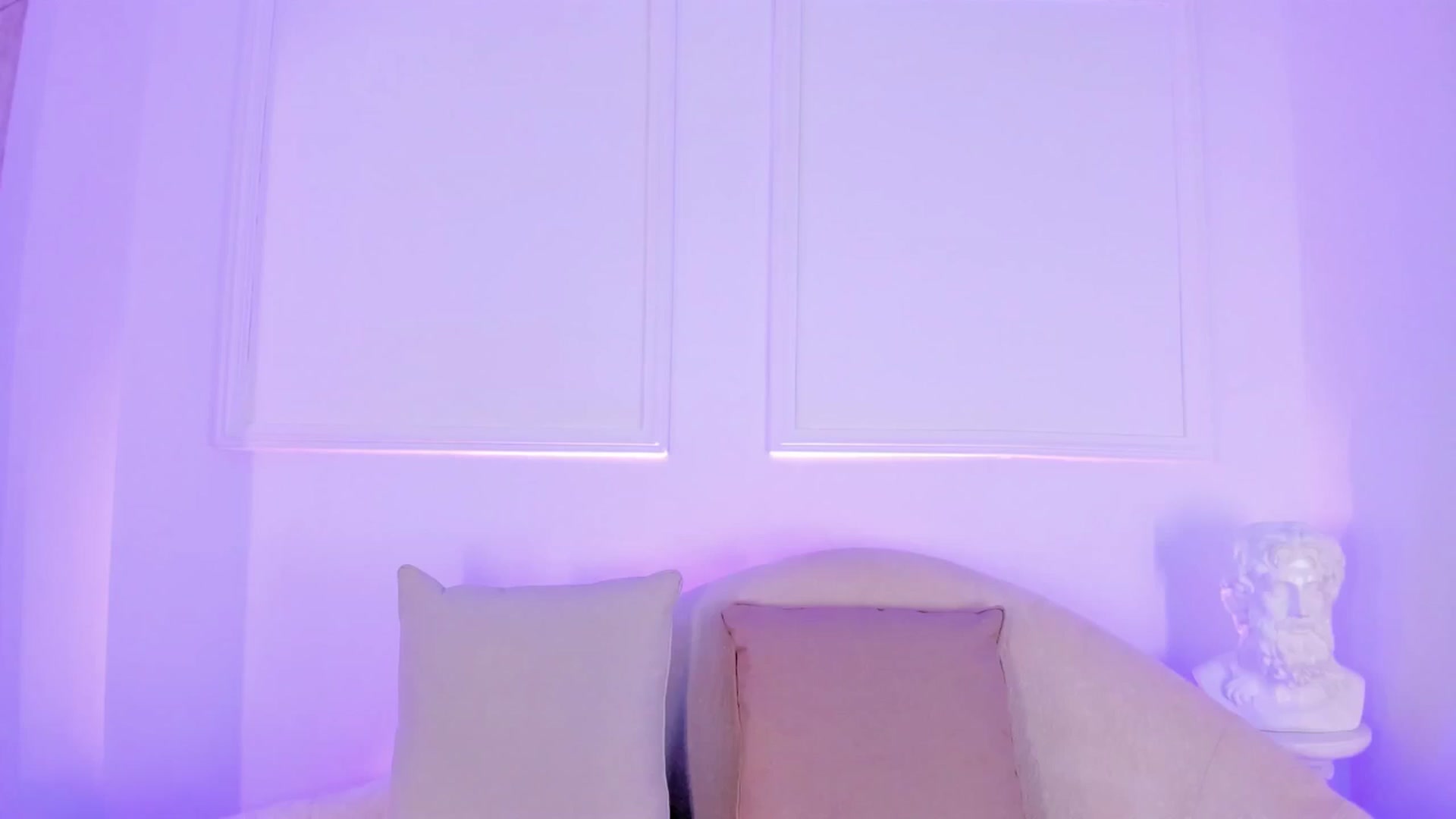Gallery image thumbnail from VictoriaMilan's myfreecams stream on, 04/21/2025, 15:04 image 1 of 20
