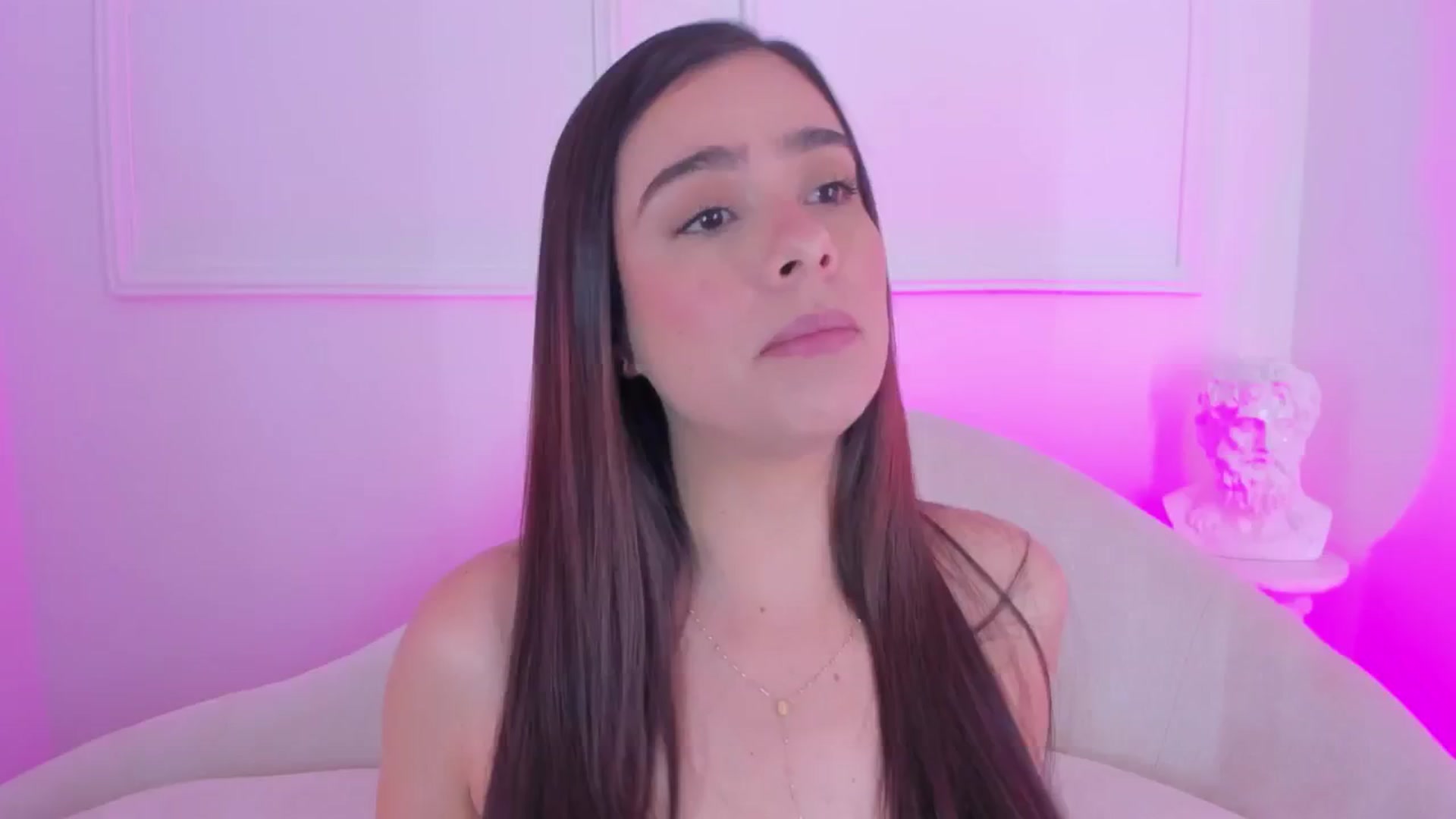 Gallery image thumbnail from VictoriaMilan's myfreecams stream on, 06/16/2025, 14:09 image 19 of 20