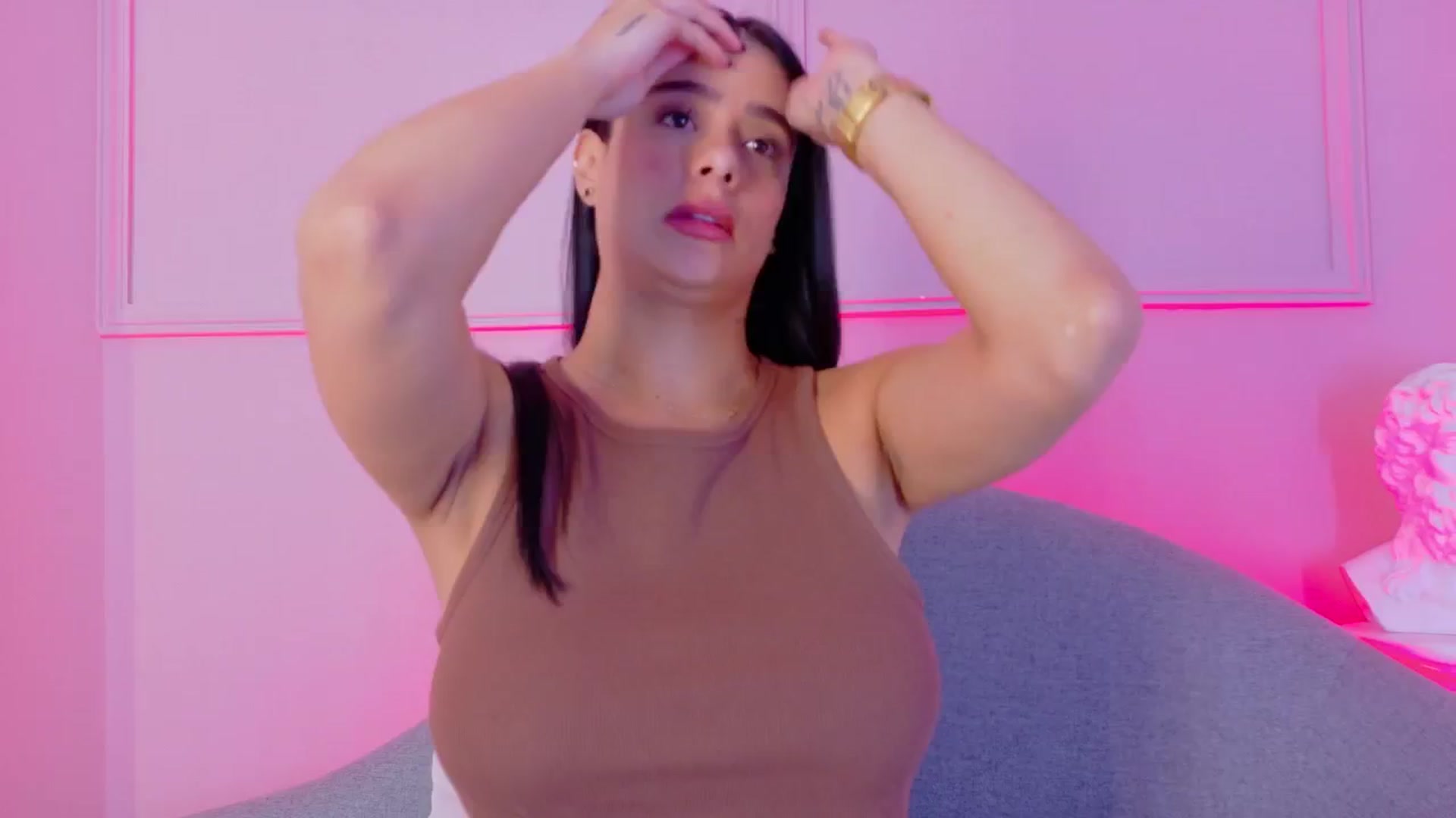 Gallery image thumbnail from VictoriaMilan's myfreecams stream on, 09/11/2025, 17:49 image 16 of 20