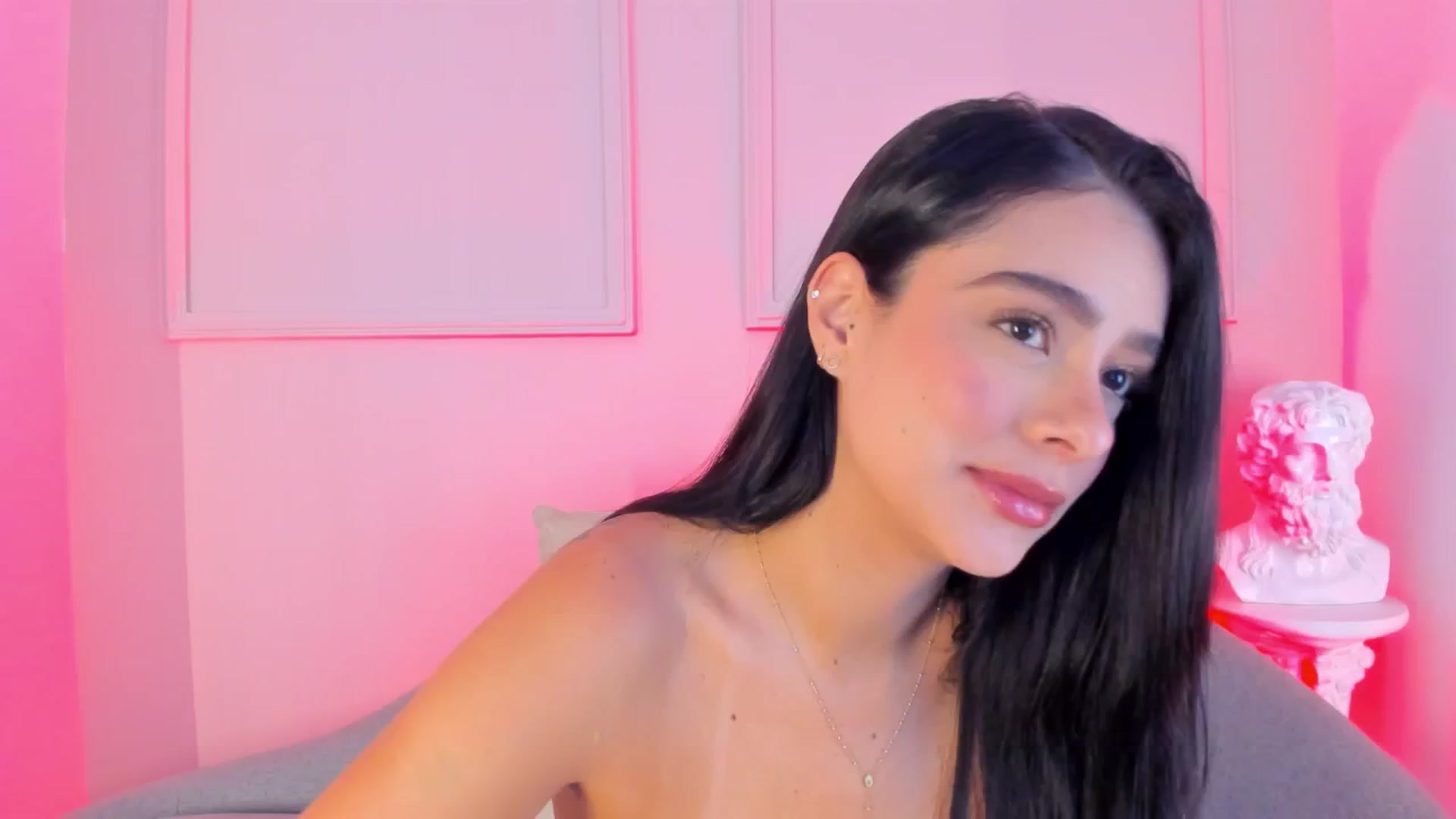 Gallery image thumbnail from VictoriaMilan's myfreecams stream on, 09/16/2025, 14:40 image 20 of 20
