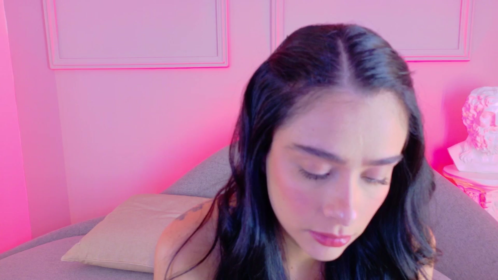 Gallery image thumbnail from VictoriaMilan's myfreecams stream on, 09/18/2025, 15:56 image 5 of 20