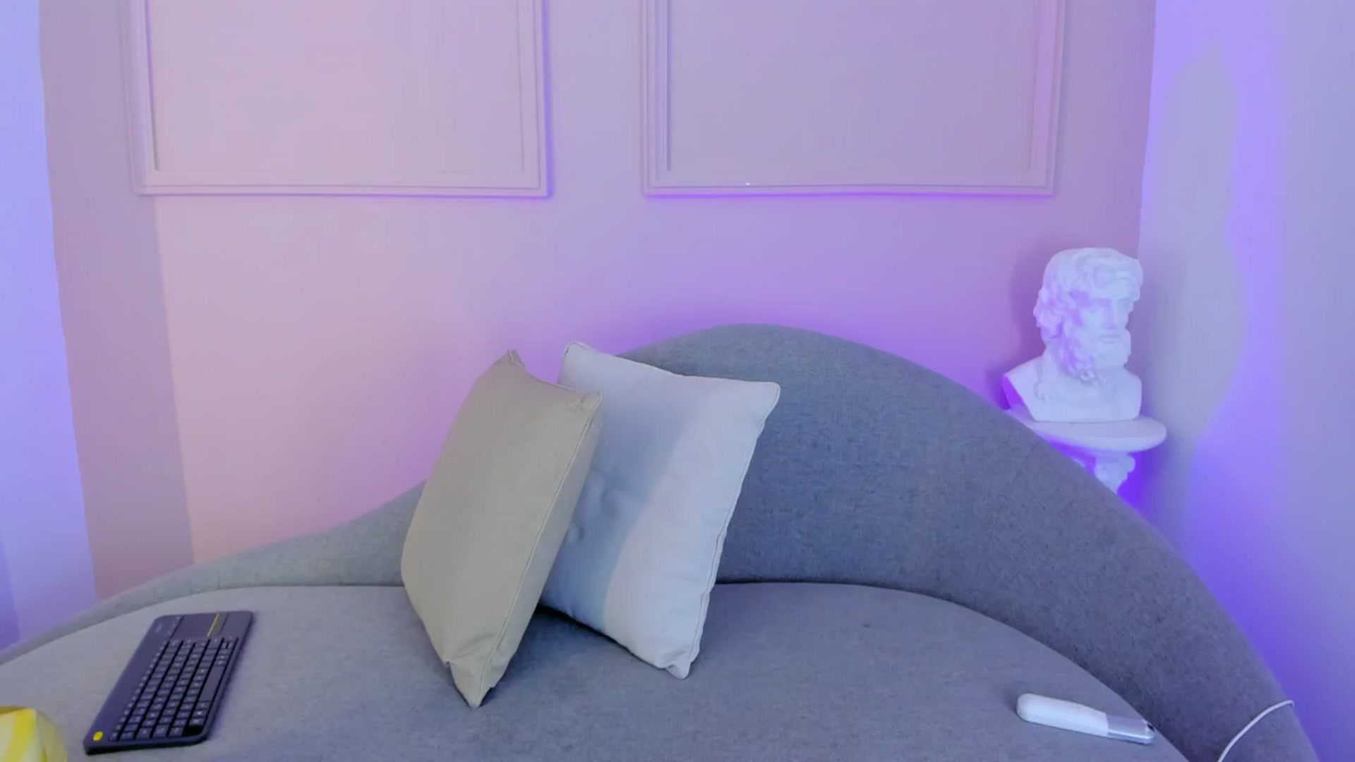 Gallery image thumbnail from VictoriaMilan's myfreecams stream on, 09/24/2025, 13:55 image 9 of 20