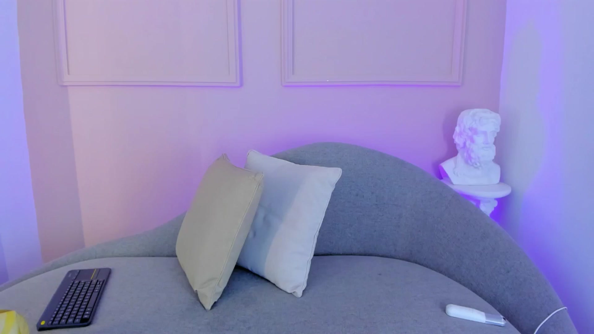 Gallery image thumbnail from VictoriaMilan's myfreecams stream on, 09/24/2025, 13:55 image 8 of 20