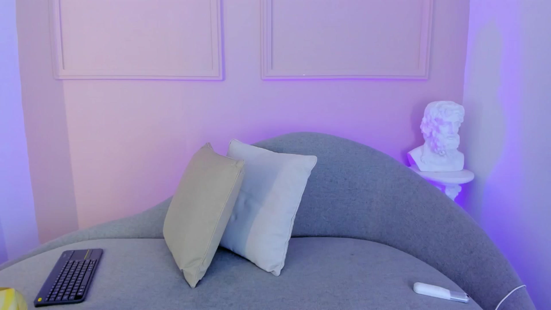 Gallery image thumbnail from VictoriaMilan's myfreecams stream on, 09/24/2025, 13:55 image 7 of 20