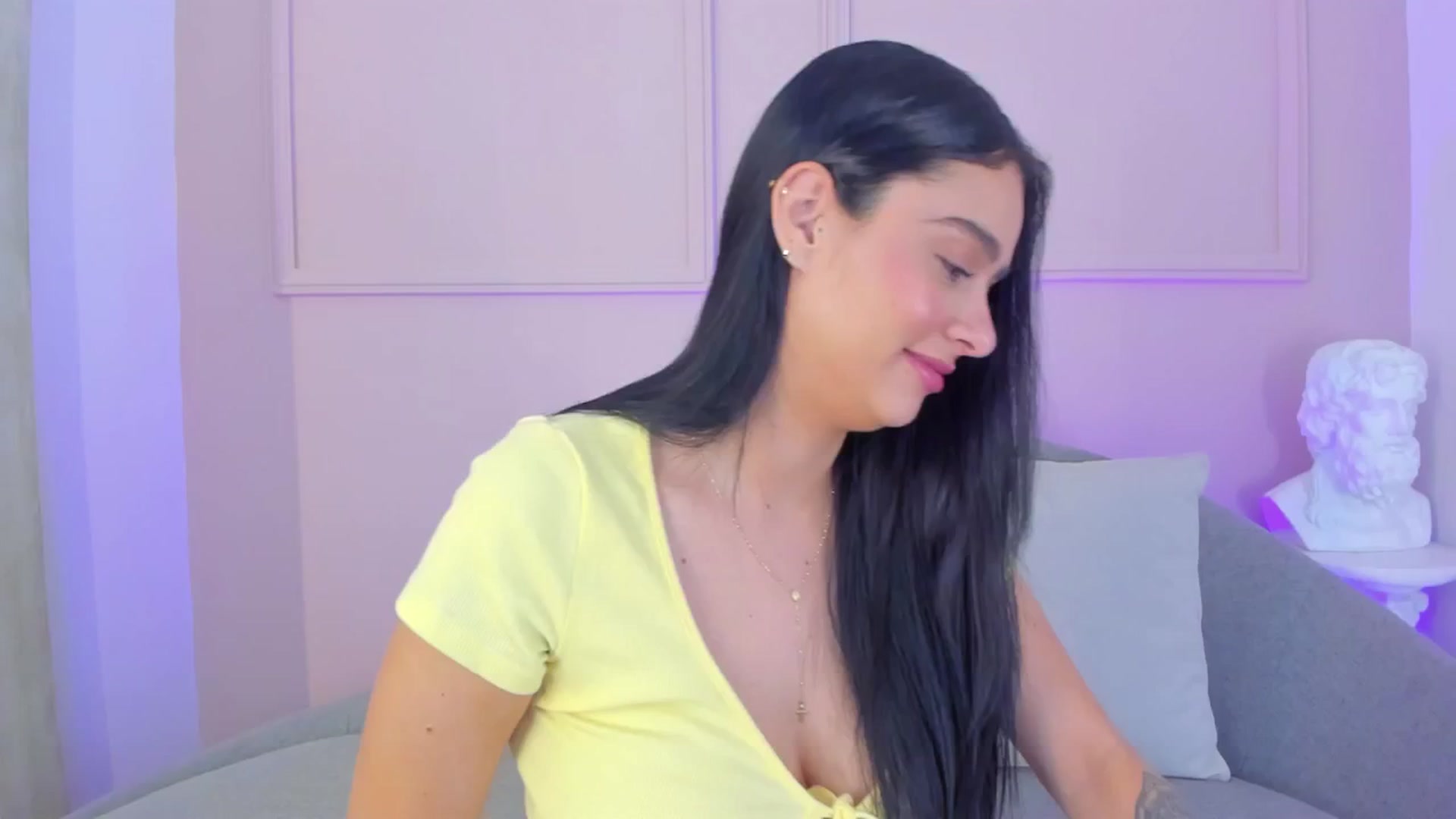 Gallery image thumbnail from VictoriaMilan's myfreecams stream on, 09/24/2025, 18:01 image 13 of 20