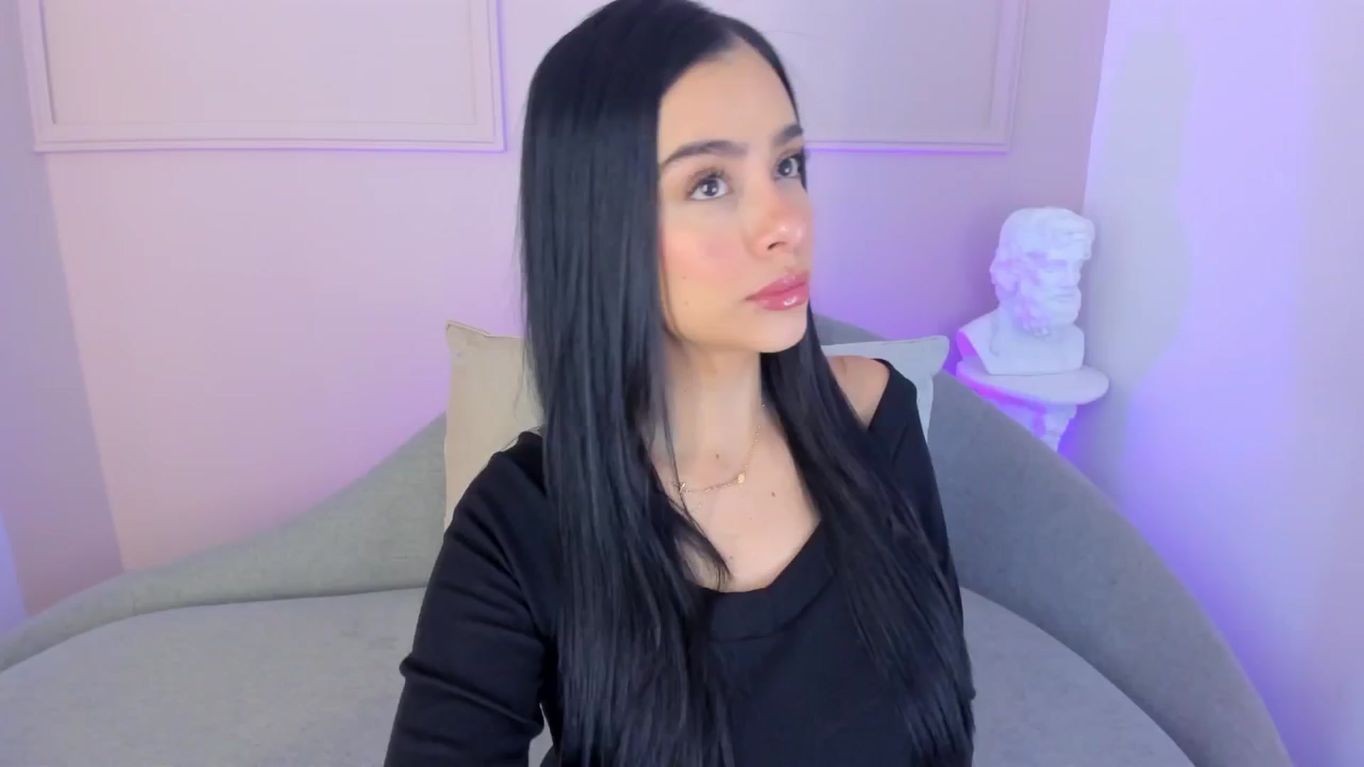 Gallery image thumbnail from VictoriaMilan's myfreecams stream on, 09/25/2025, 15:37 image 1 of 20