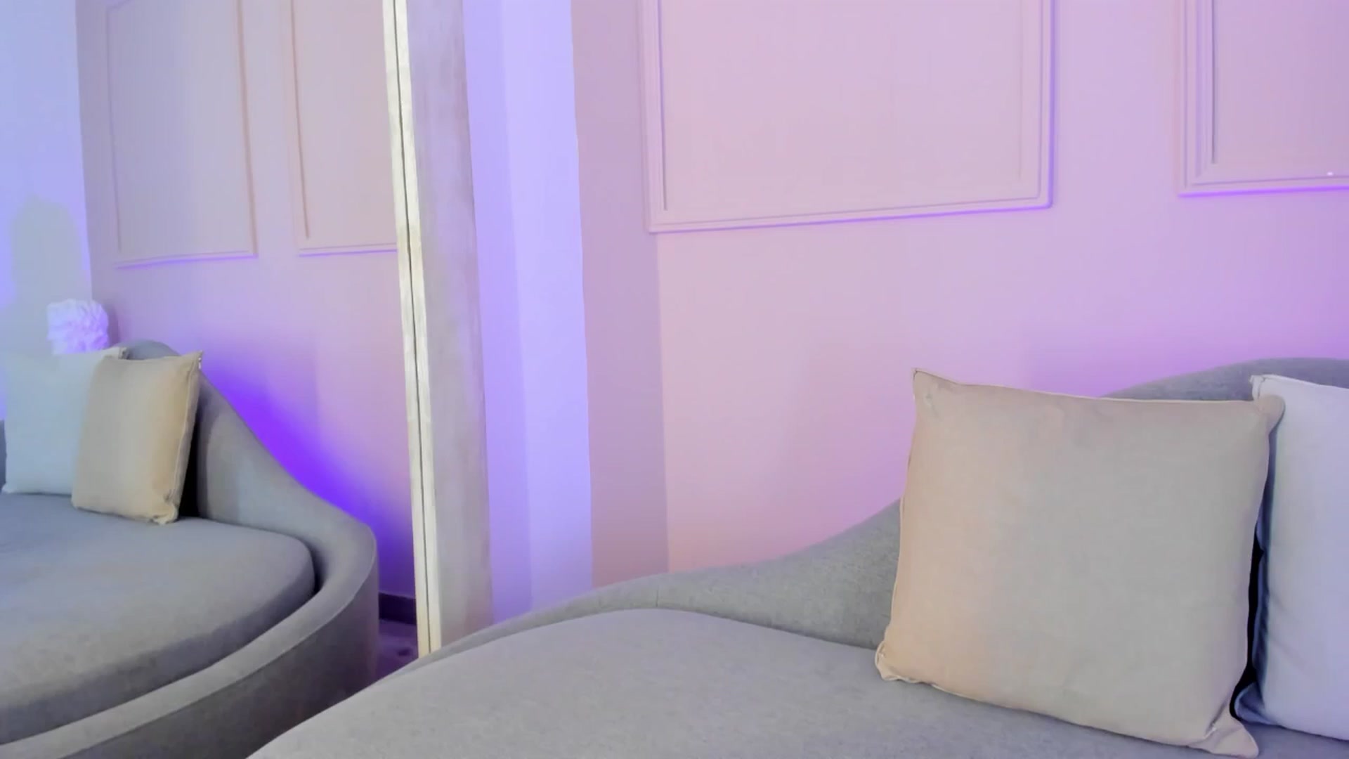 Gallery image thumbnail from VictoriaMilan's myfreecams stream on, 09/25/2025, 18:08 image 10 of 20