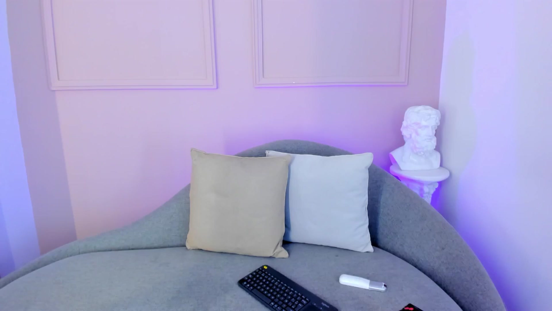 Gallery image thumbnail from VictoriaMilan's myfreecams stream on, 09/25/2025, 18:08 image 2 of 20