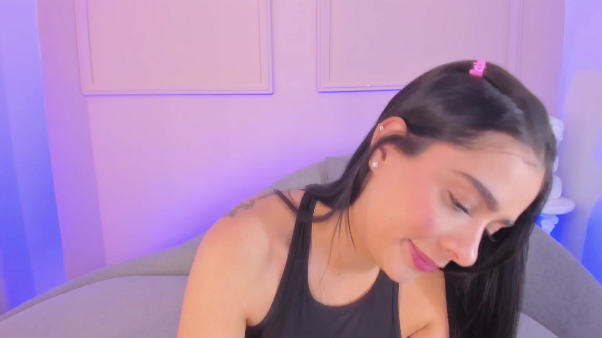 Gallery image thumbnail from VictoriaMilan's myfreecams stream on, 10/01/2025, 15:43 image 20 of 20