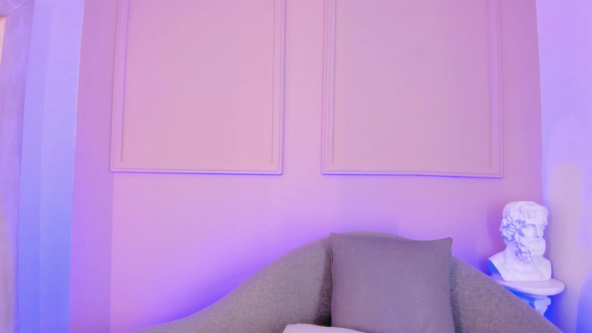 Gallery image thumbnail from VictoriaMilan's myfreecams stream on, 10/01/2025, 15:43 image 5 of 20
