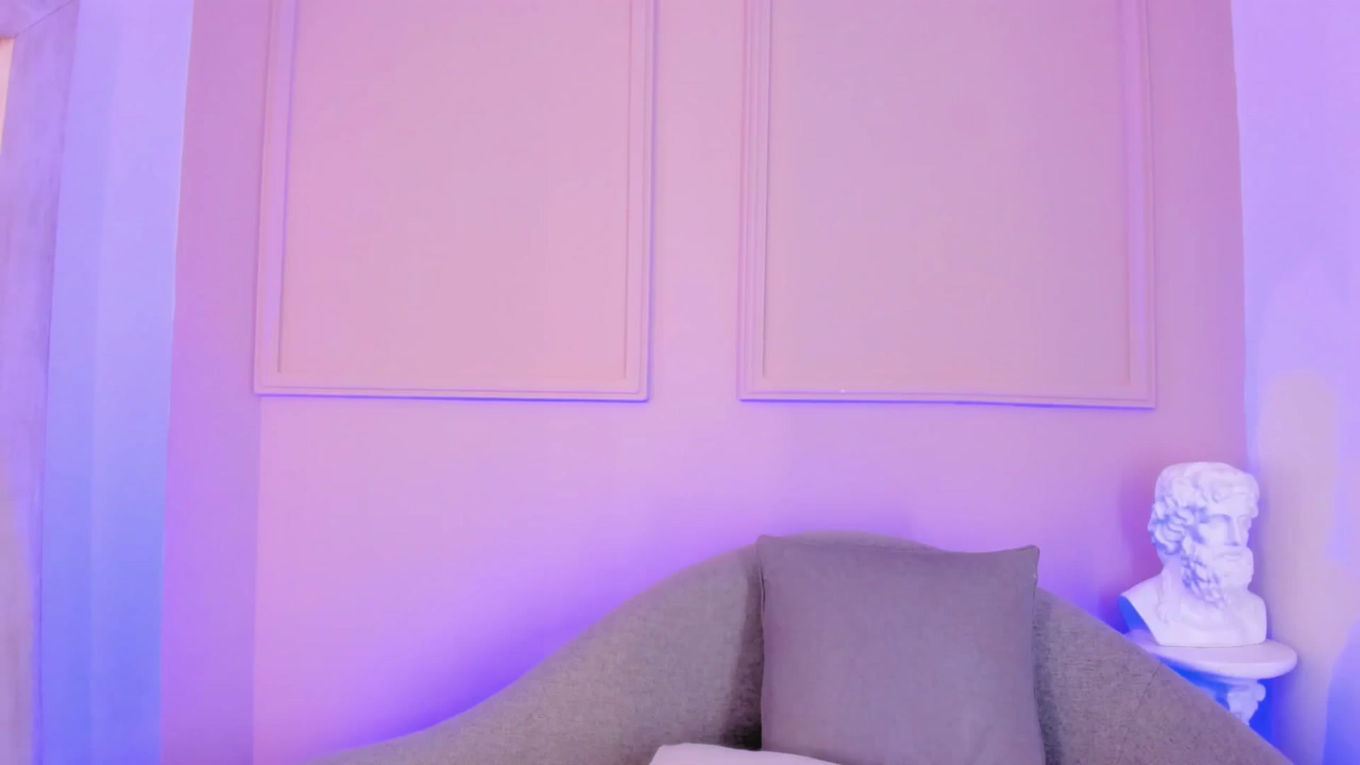 Gallery image thumbnail from VictoriaMilan's myfreecams stream on, 10/01/2025, 15:43 image 2 of 20