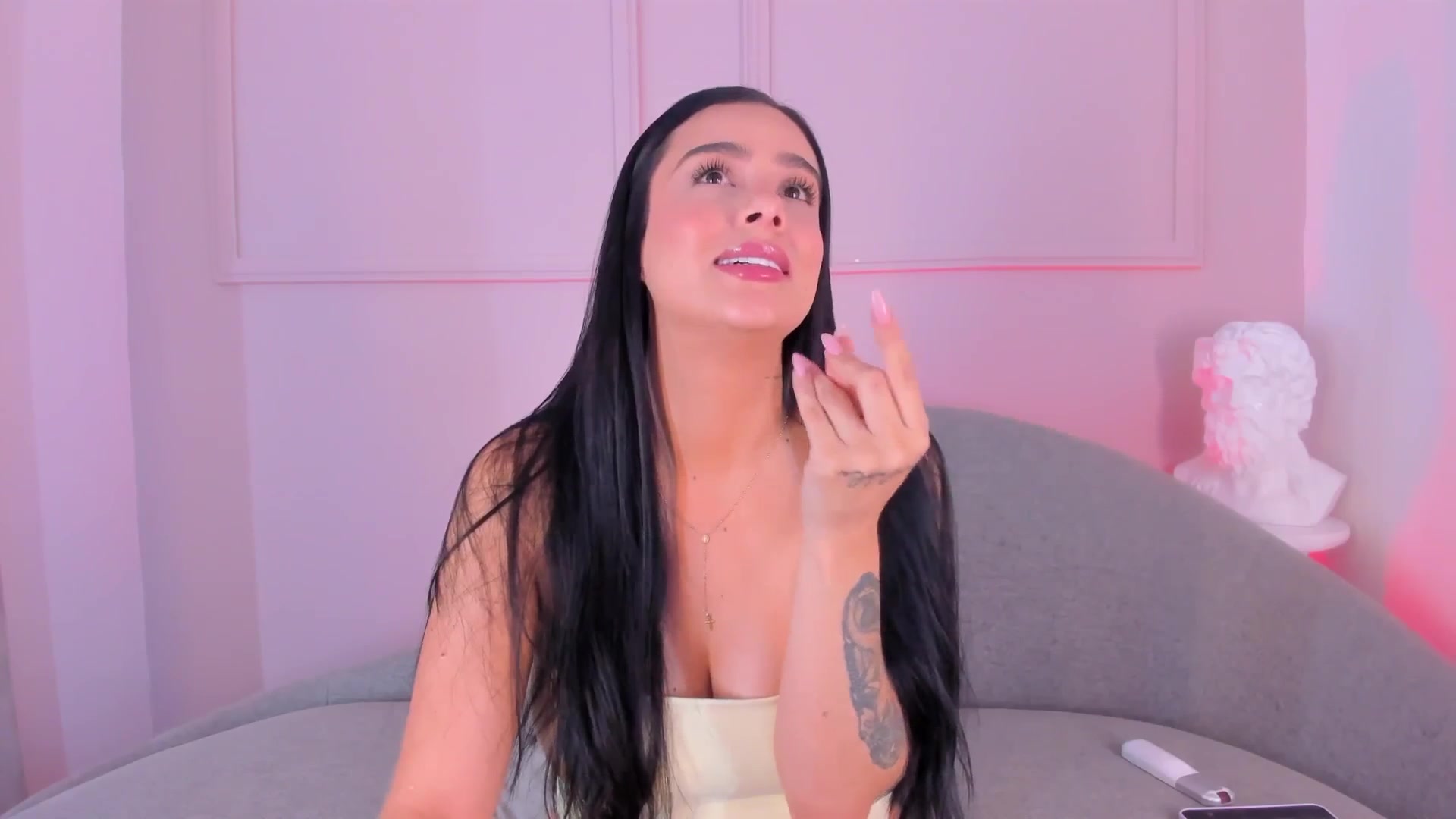 Gallery image thumbnail from VictoriaMilan's myfreecams stream on, 10/08/2025, 17:04 image 16 of 20