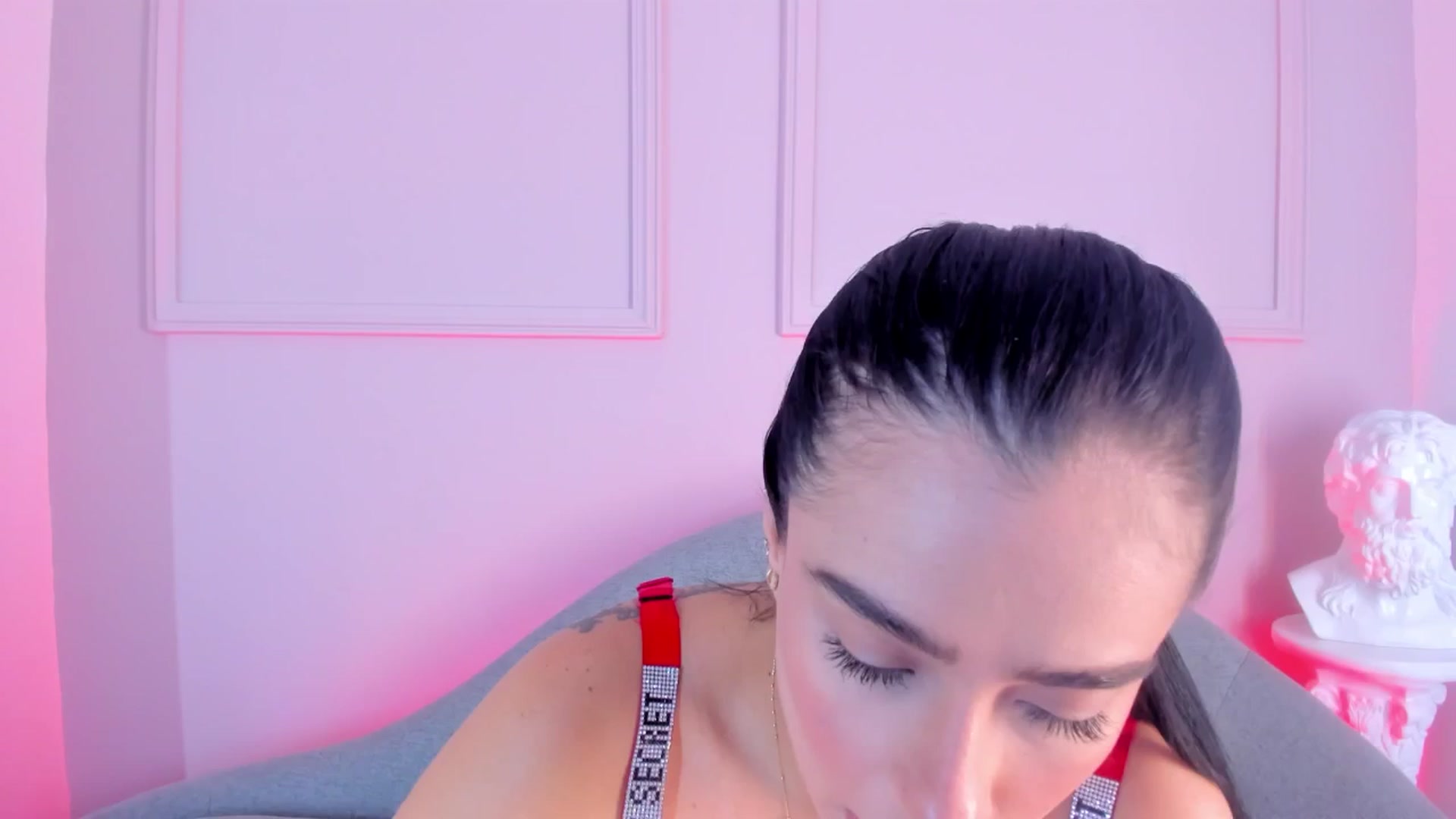 Gallery image thumbnail from VictoriaMilan's myfreecams stream on, 10/14/2025, 15:24 image 2 of 20