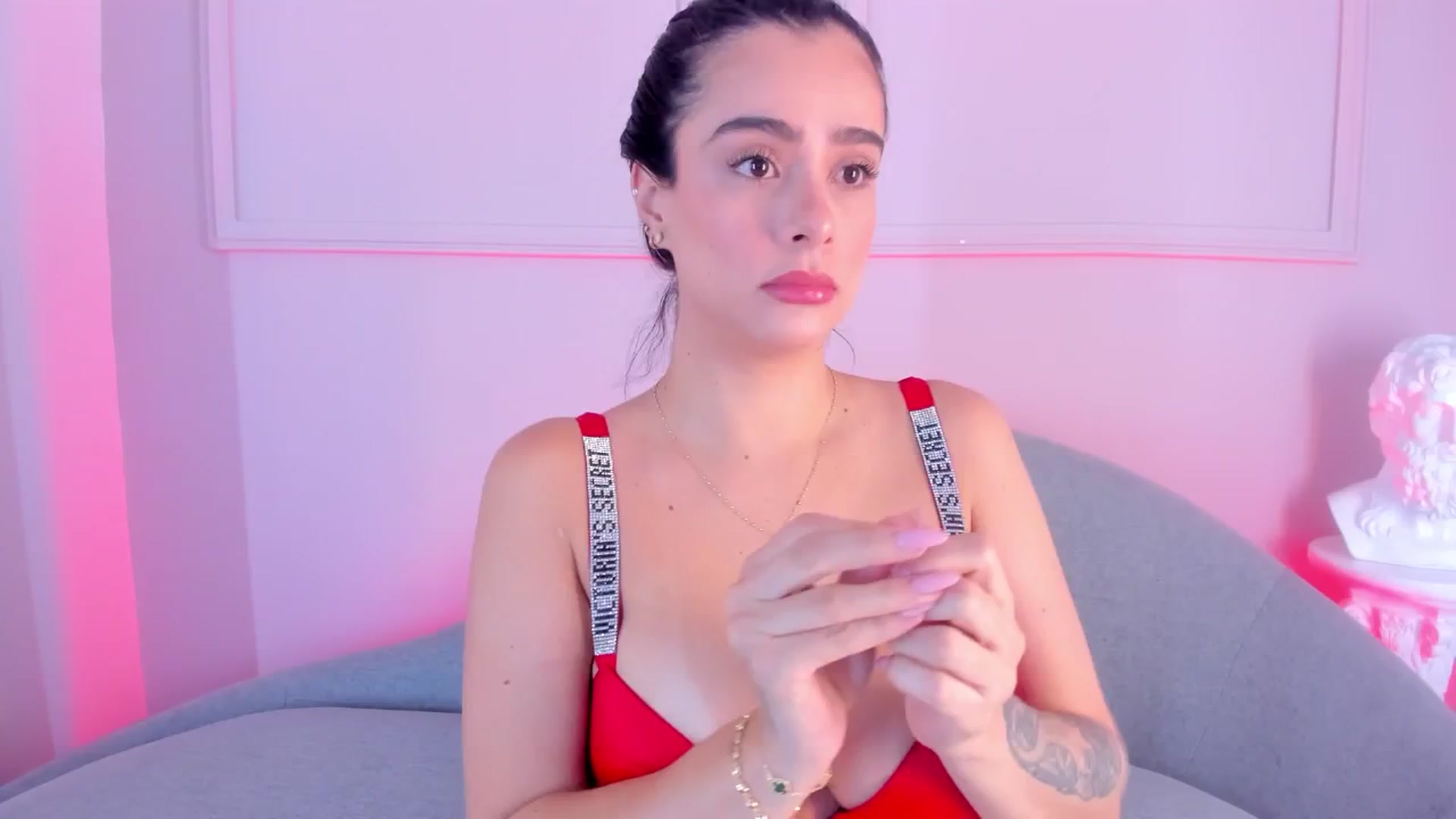 Gallery image thumbnail from VictoriaMilan's myfreecams stream on, 10/14/2025, 15:24 image 1 of 20