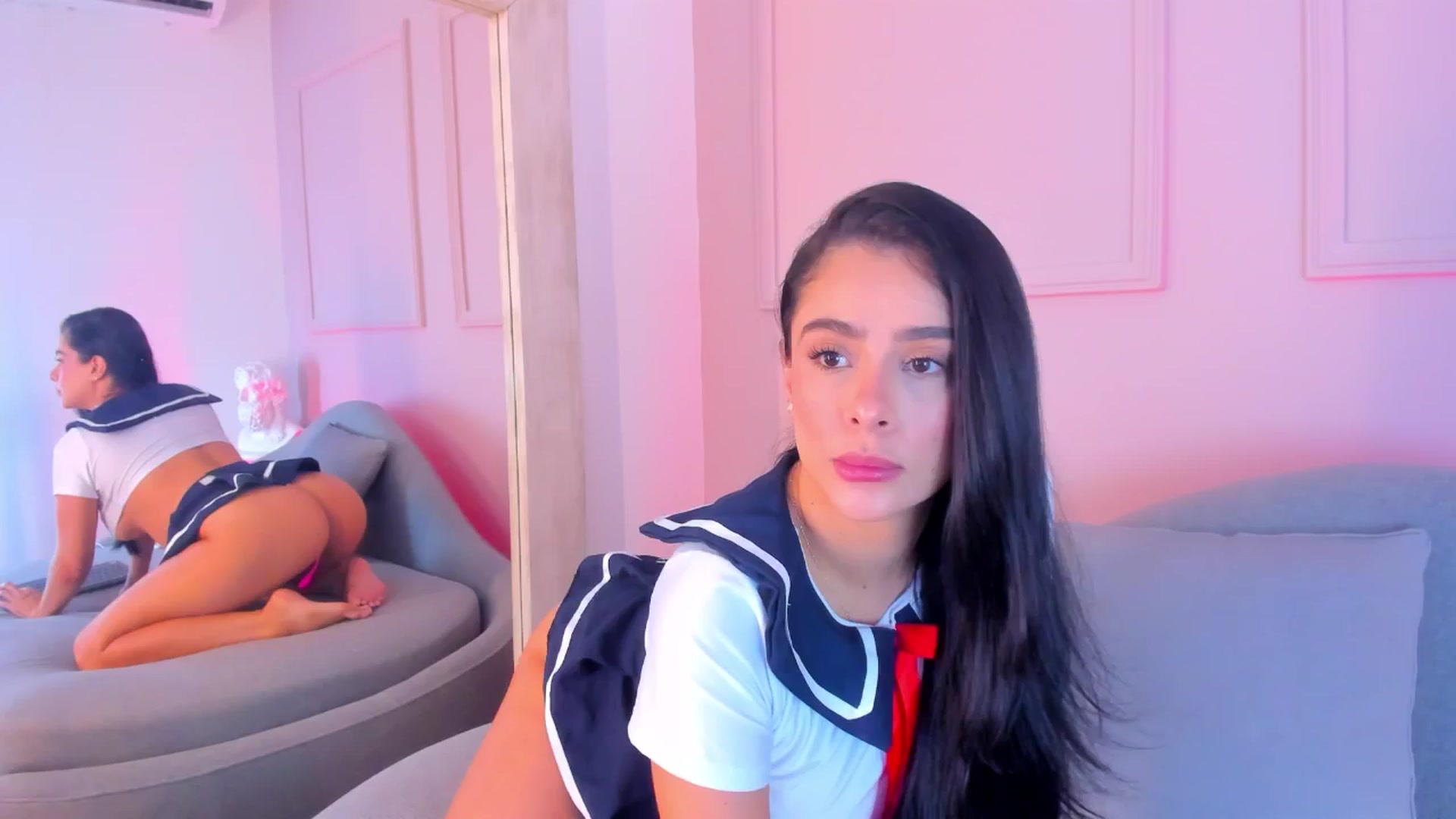 Gallery image thumbnail from VictoriaMilan's myfreecams stream on, 10/19/2025, 16:43 image 16 of 20