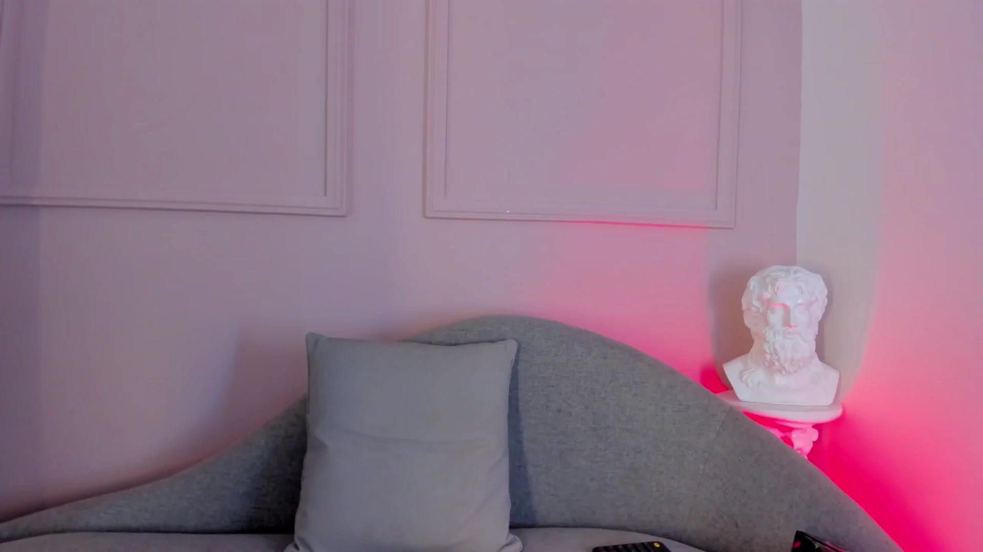 Gallery image thumbnail from VictoriaMilan's myfreecams stream on, 10/23/2025, 16:49 image 18 of 20