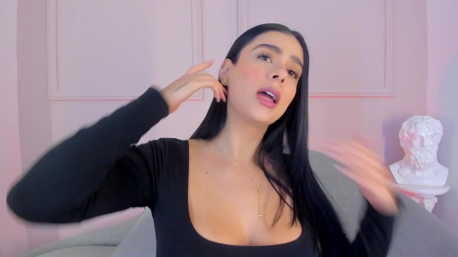 Gallery image thumbnail from VictoriaMilan's myfreecams stream on, 10/30/2025, 15:57 image 6 of 20