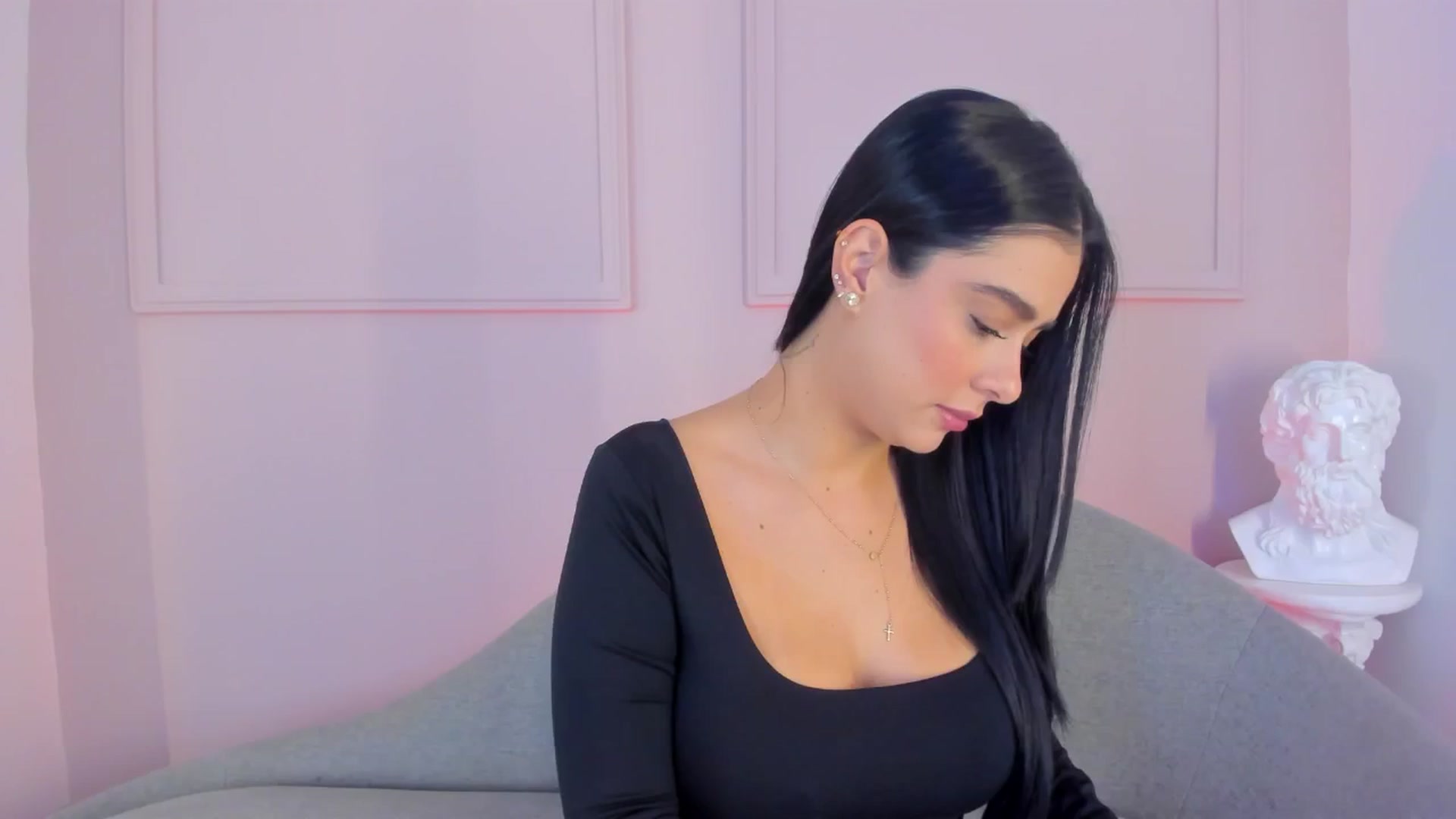 Gallery image thumbnail from VictoriaMilan's myfreecams stream on, 10/30/2025, 15:57 image 19 of 20