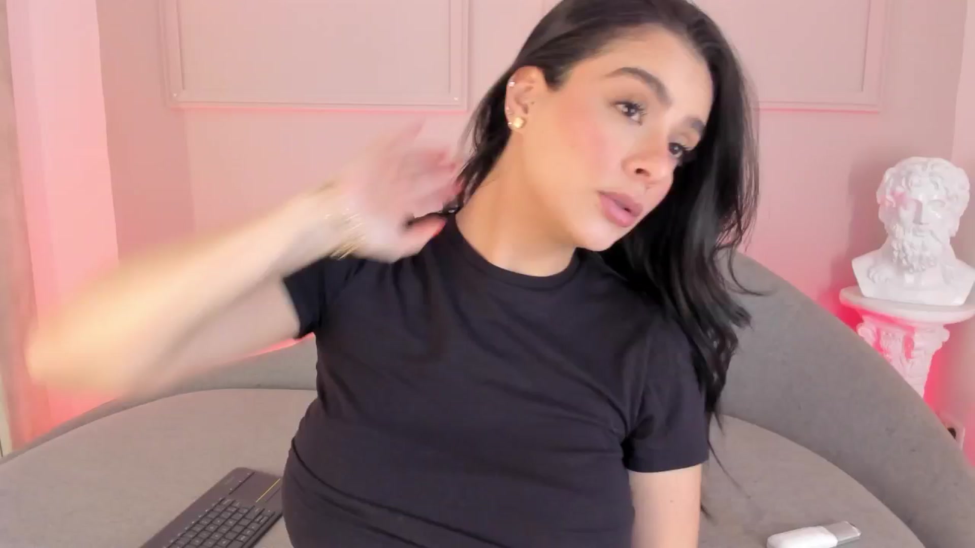 Gallery image thumbnail from VictoriaMilan's myfreecams stream on, 11/02/2025, 17:39 image 7 of 20