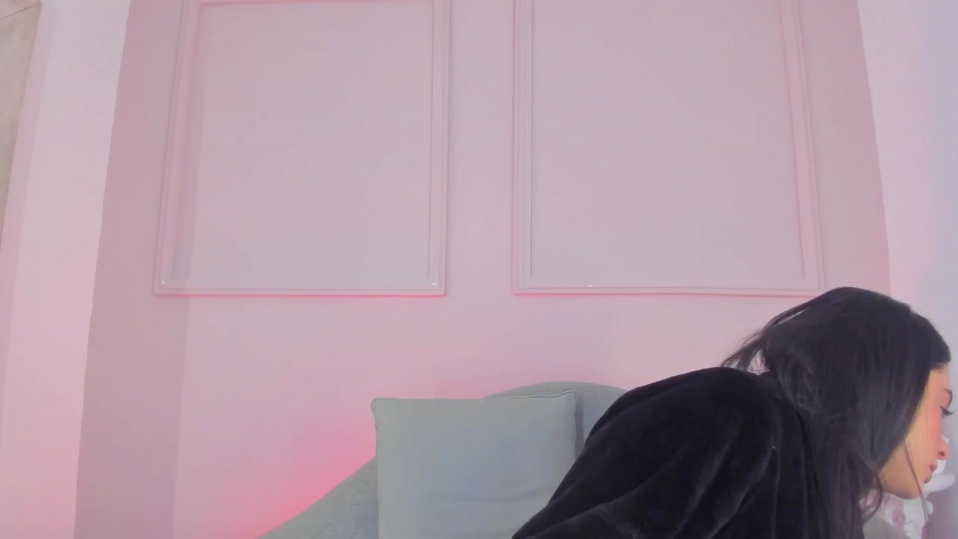 Gallery image thumbnail from VictoriaMilan's myfreecams stream on, 11/04/2025, 15:37 image 18 of 20