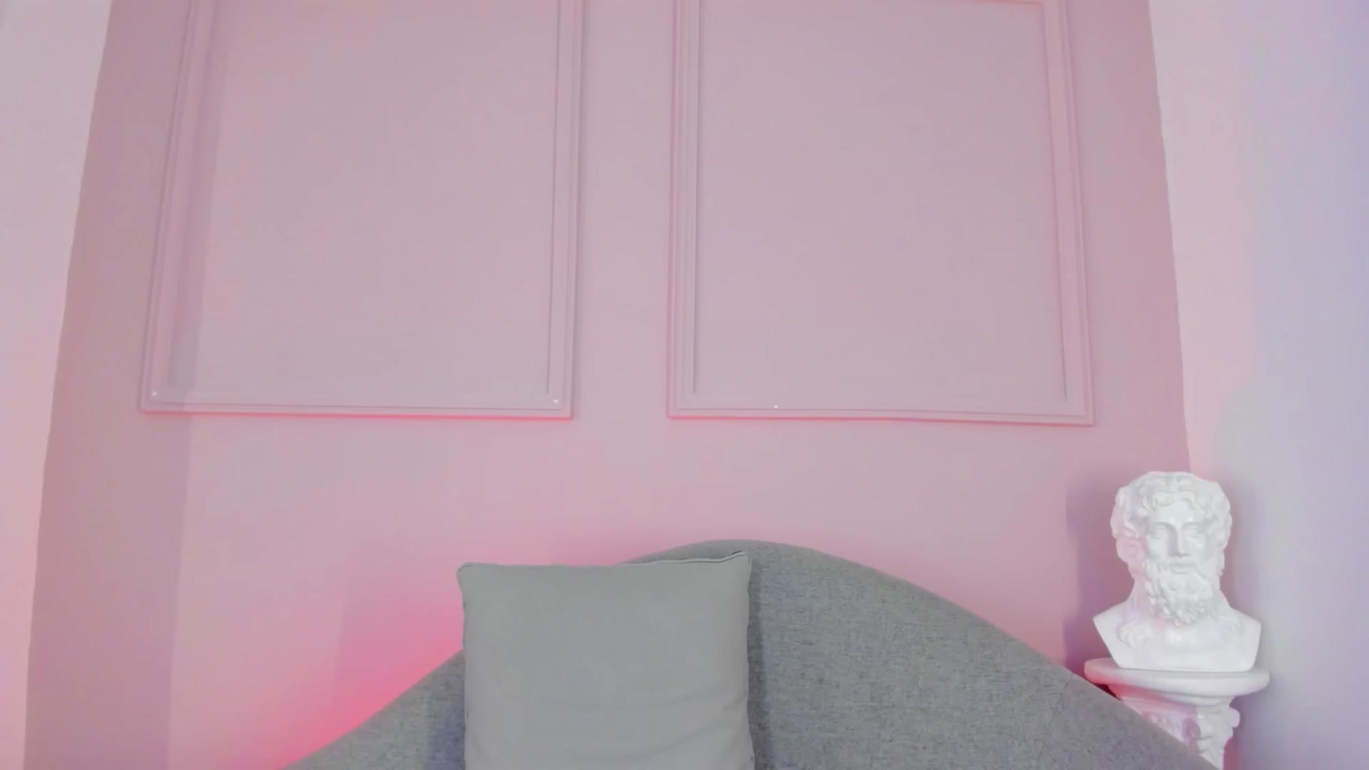 Gallery image thumbnail from VictoriaMilan's myfreecams stream on, 11/04/2025, 15:37 image 17 of 20