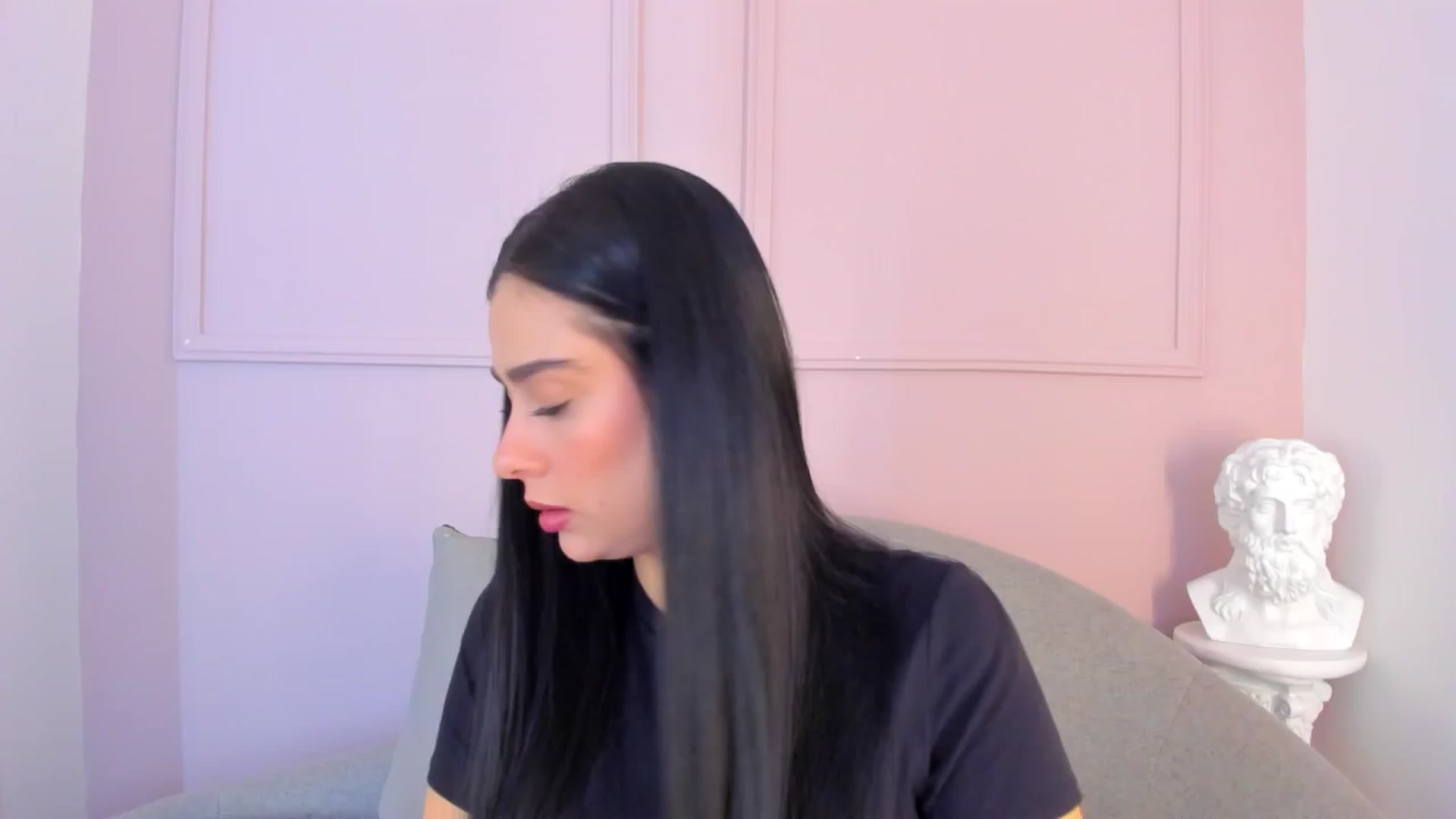 Gallery image thumbnail from VictoriaMilan's myfreecams stream on, 11/07/2025, 15:12 image 4 of 20
