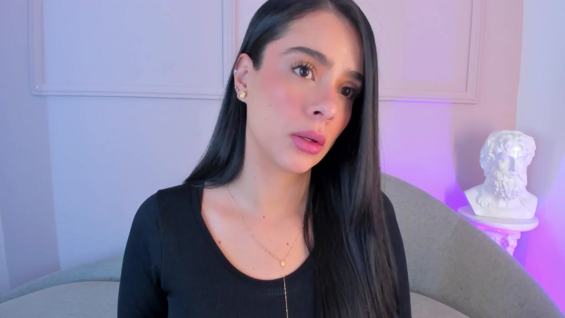Gallery image thumbnail from VictoriaMilan's myfreecams stream on, 11/13/2025, 15:55 image 18 of 20