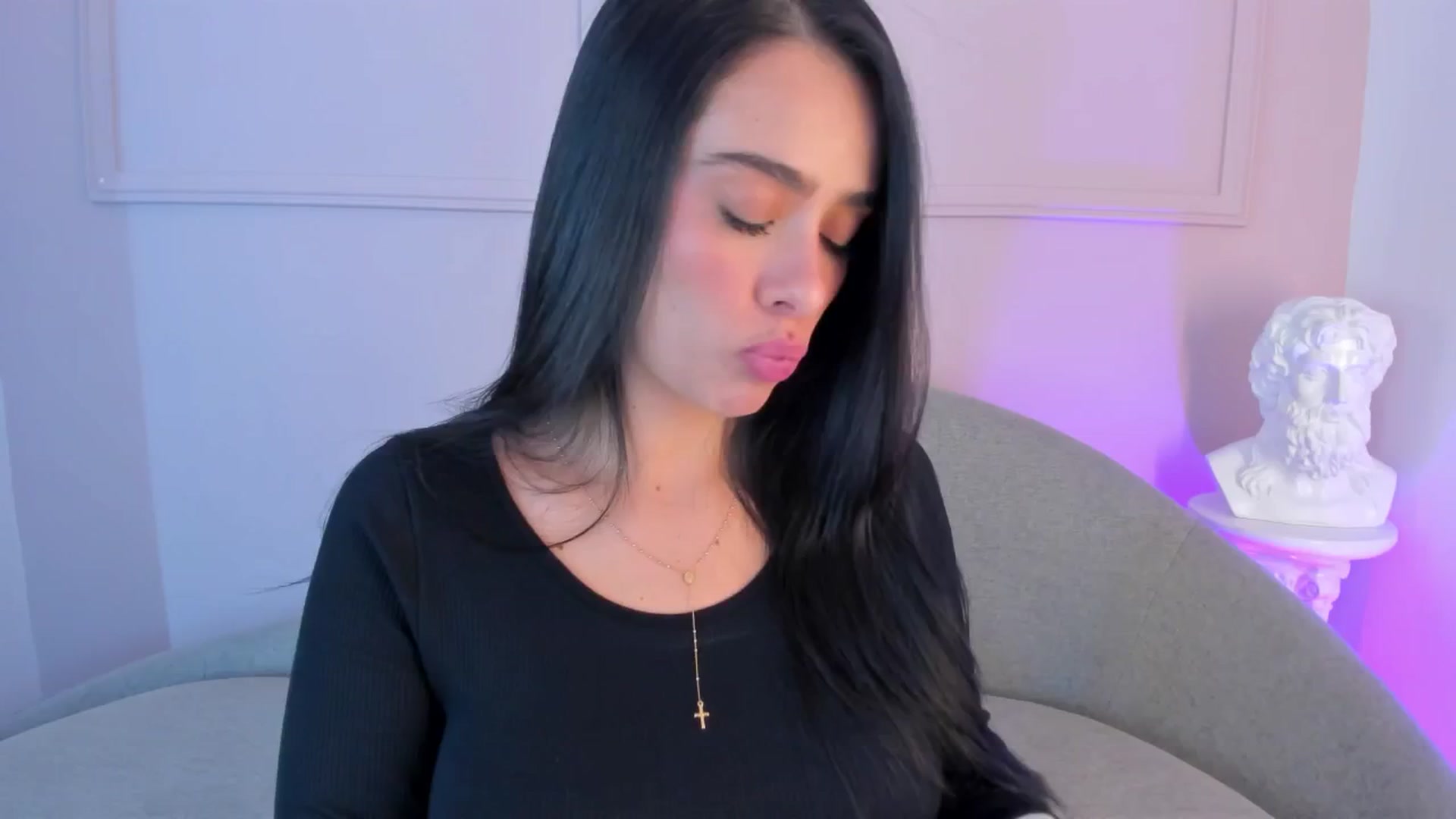 Gallery image thumbnail from VictoriaMilan's myfreecams stream on, 11/13/2025, 16:40 image 4 of 20