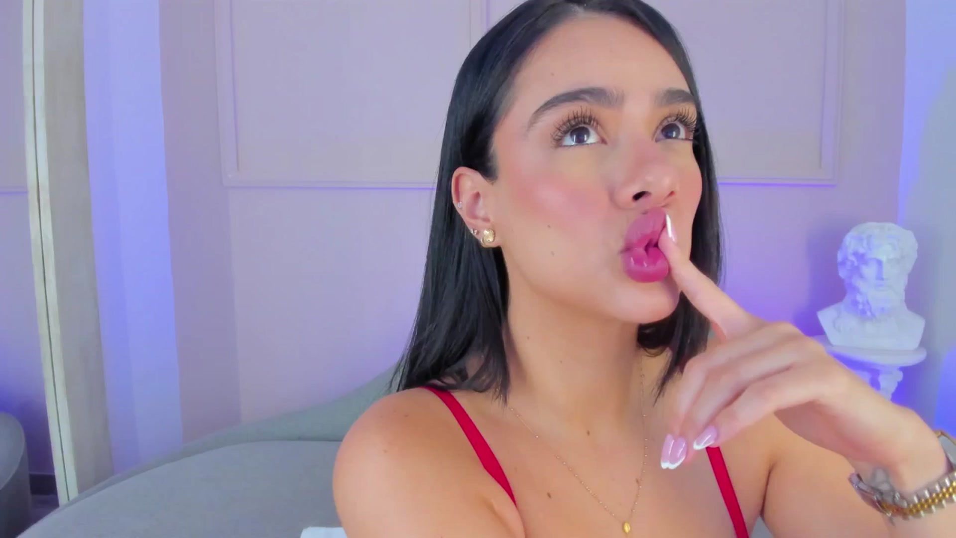 Gallery image thumbnail from VictoriaMilan's myfreecams stream on, 11/15/2025, 17:44 image 10 of 20