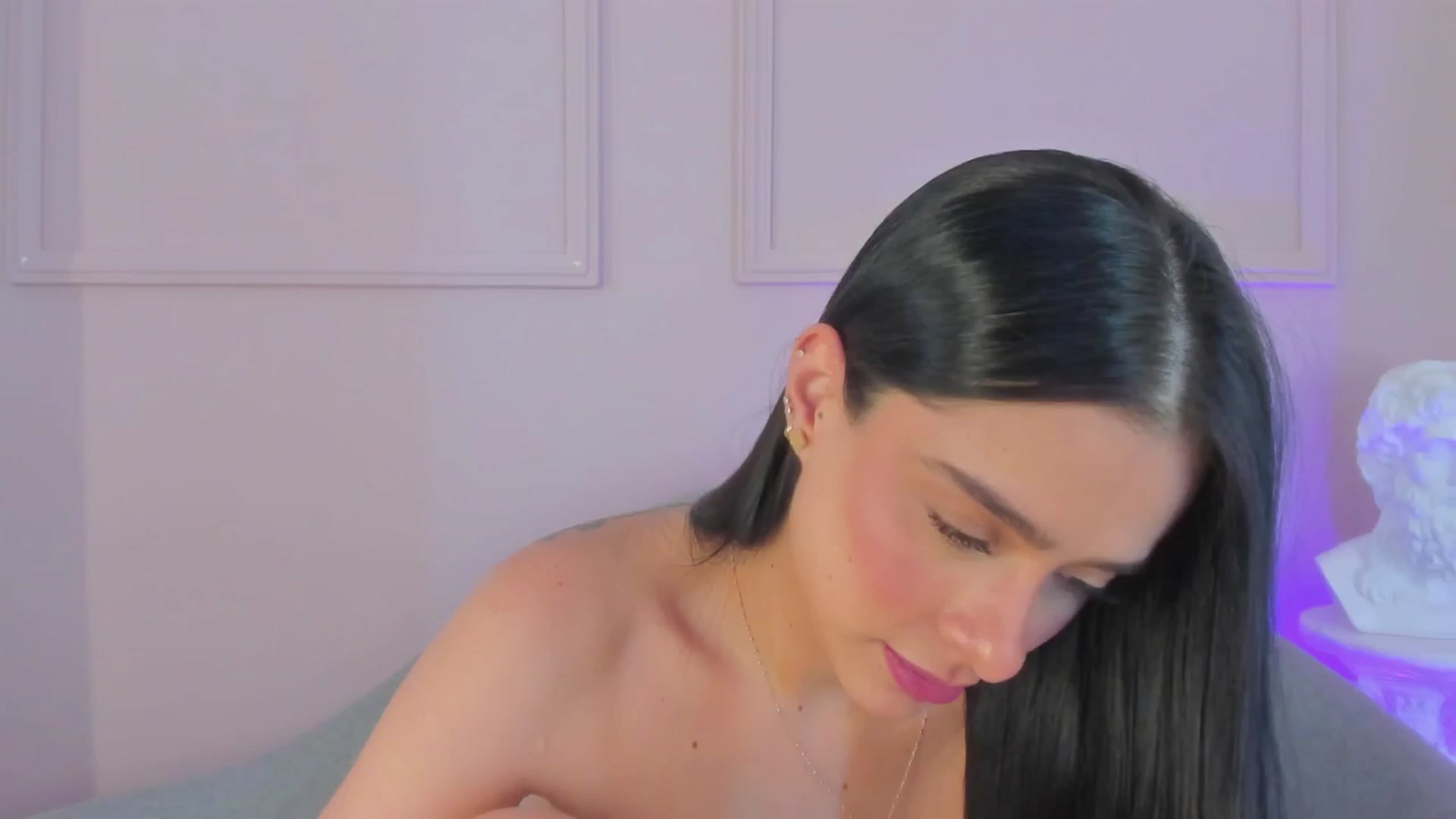 Gallery image thumbnail from VictoriaMilan's myfreecams stream on, 11/18/2025, 16:50 image 14 of 20