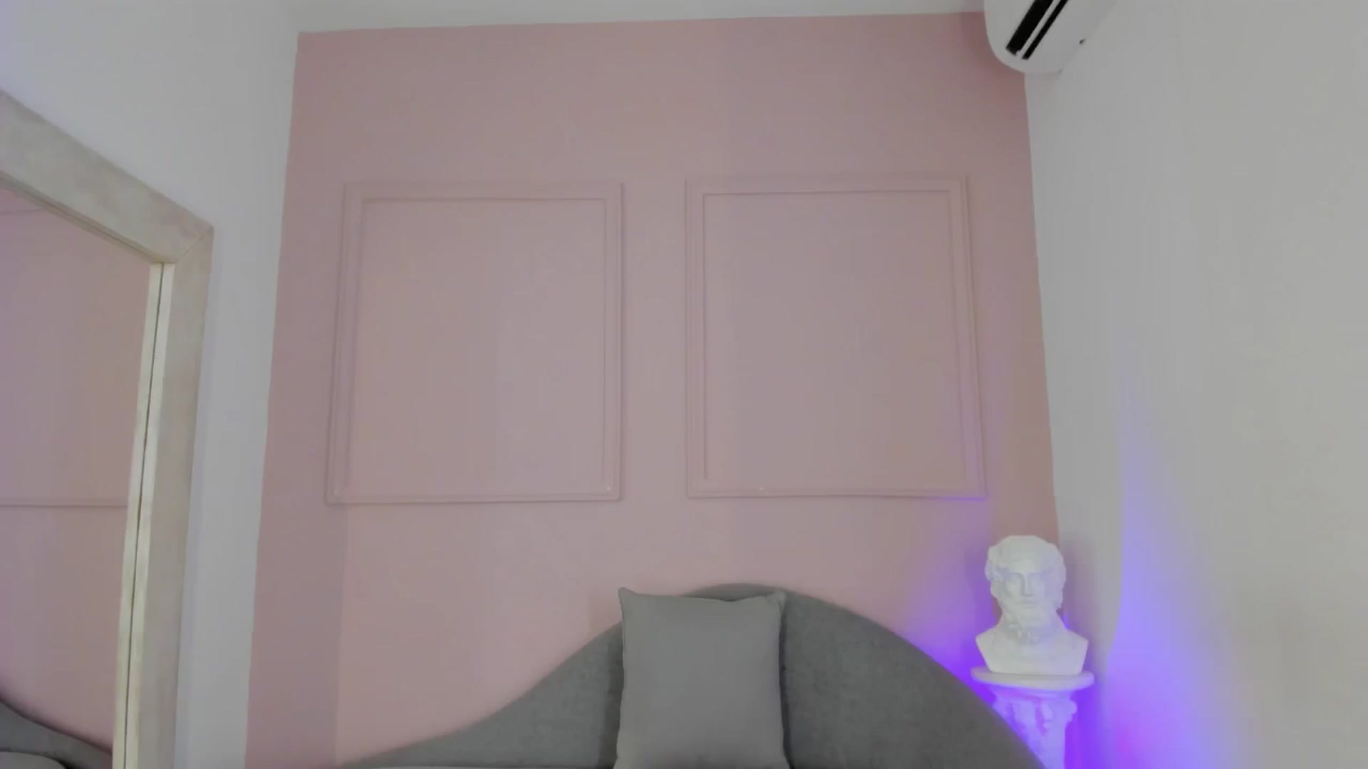 Gallery image thumbnail from VictoriaMilan's myfreecams stream on, 11/18/2025, 16:50 image 2 of 20