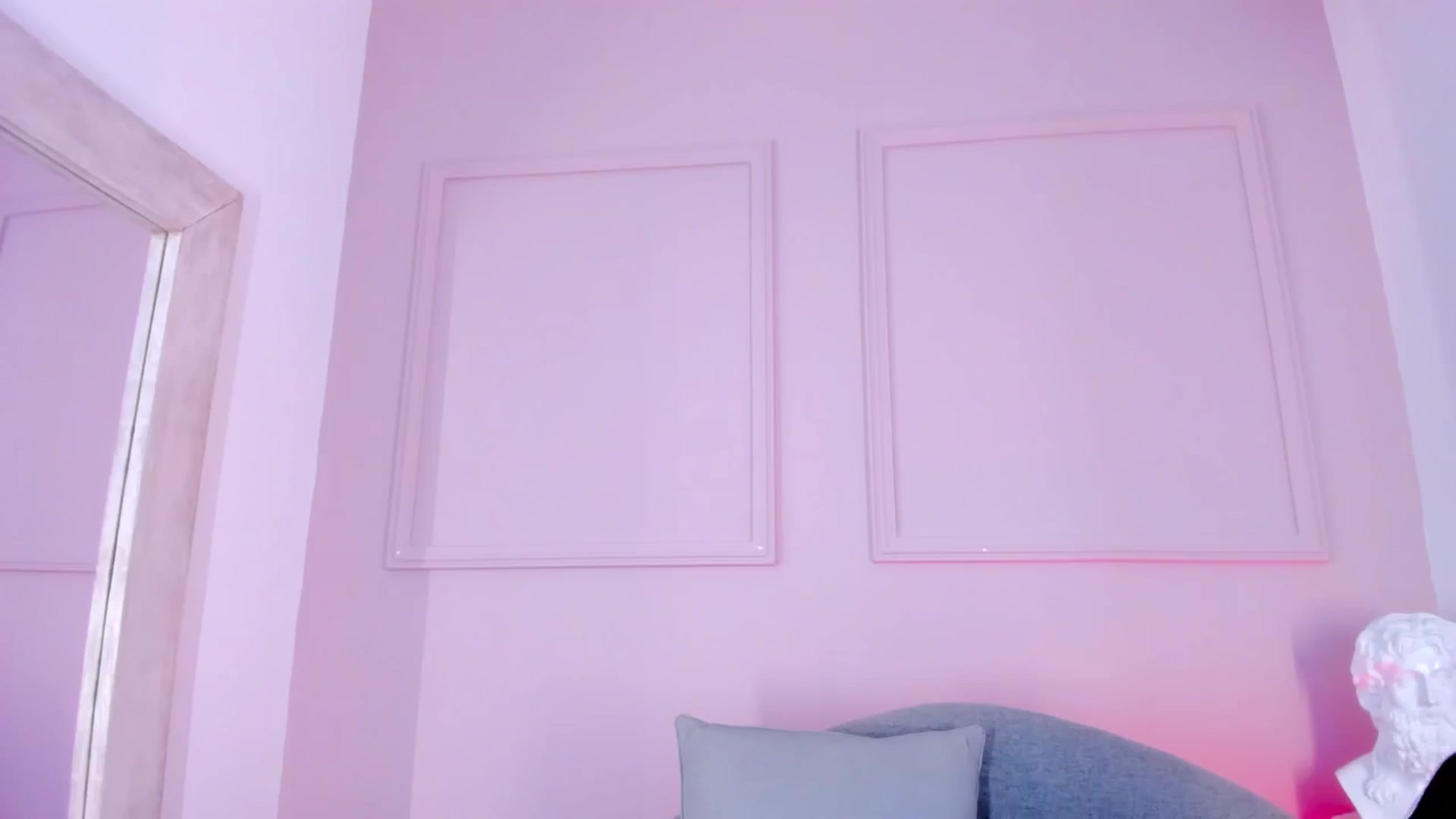 Gallery image thumbnail from VictoriaMilan's myfreecams stream on, 11/26/2025, 18:34 image 4 of 20