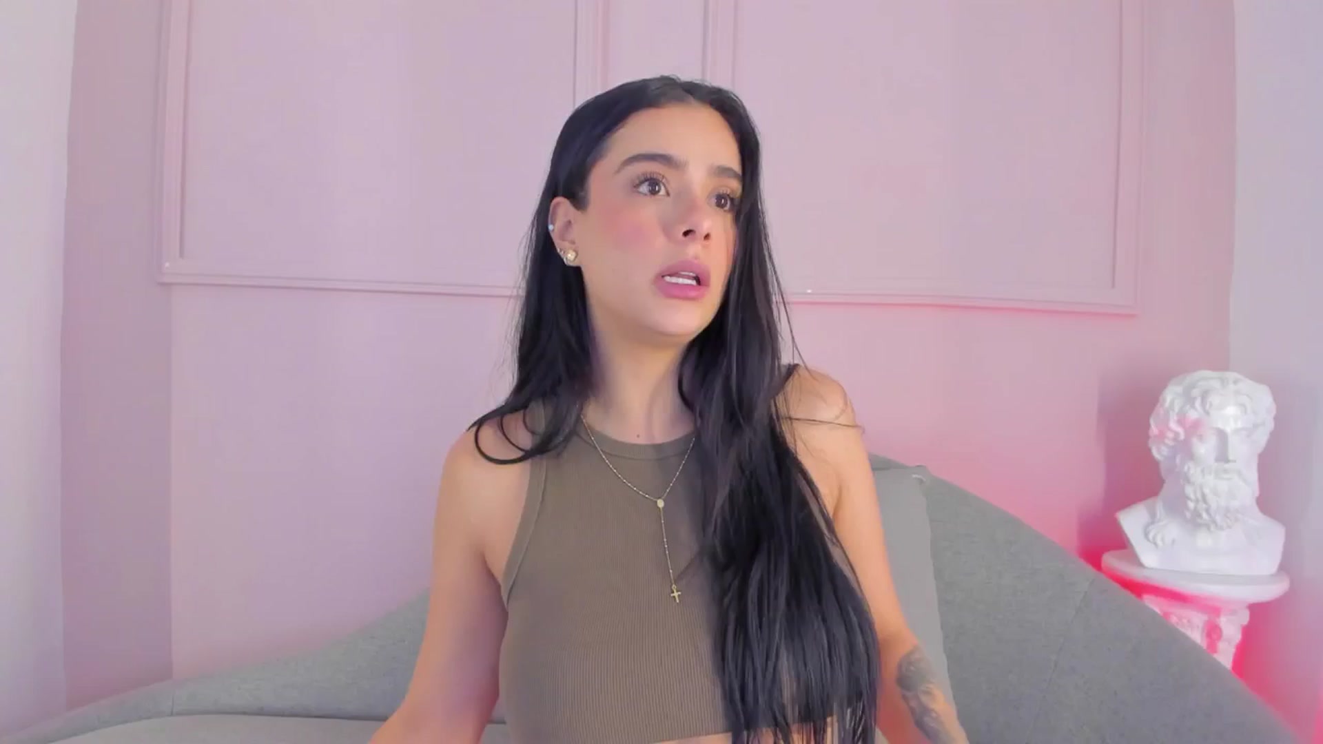 Gallery image thumbnail from VictoriaMilan's myfreecams stream on, 11/27/2025, 16:54 image 14 of 20