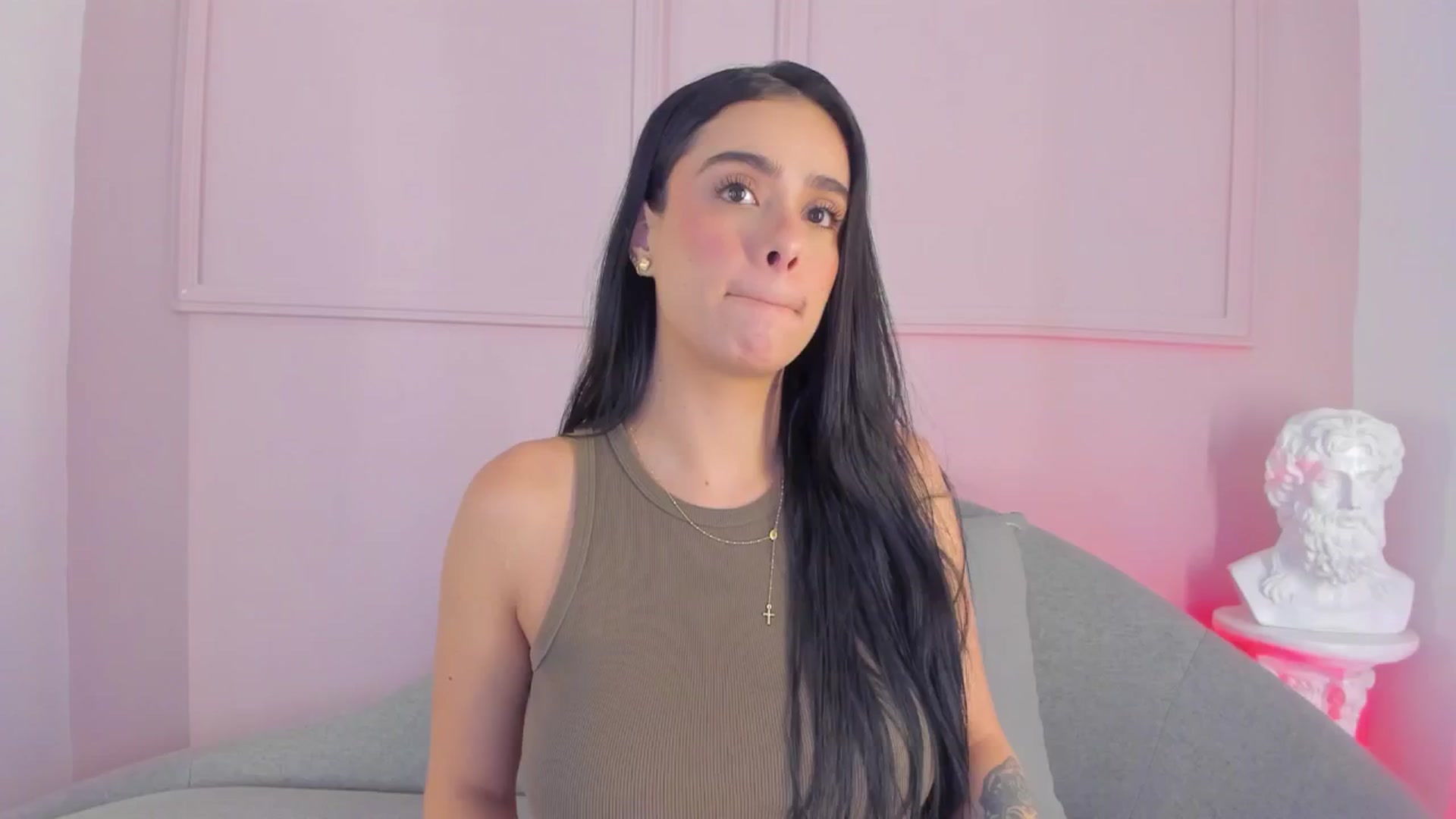Gallery image thumbnail from VictoriaMilan's myfreecams stream on, 11/27/2025, 16:54 image 10 of 20