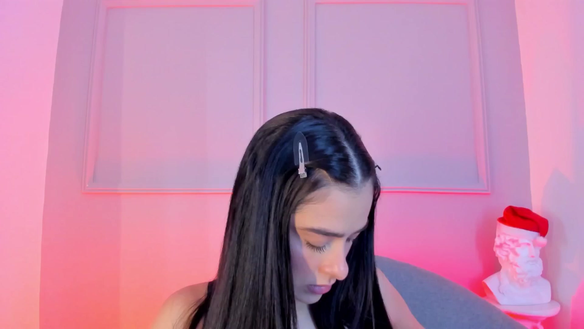 Gallery image thumbnail from VictoriaMilan's myfreecams stream on, 12/12/2025, 15:39 image 5 of 20