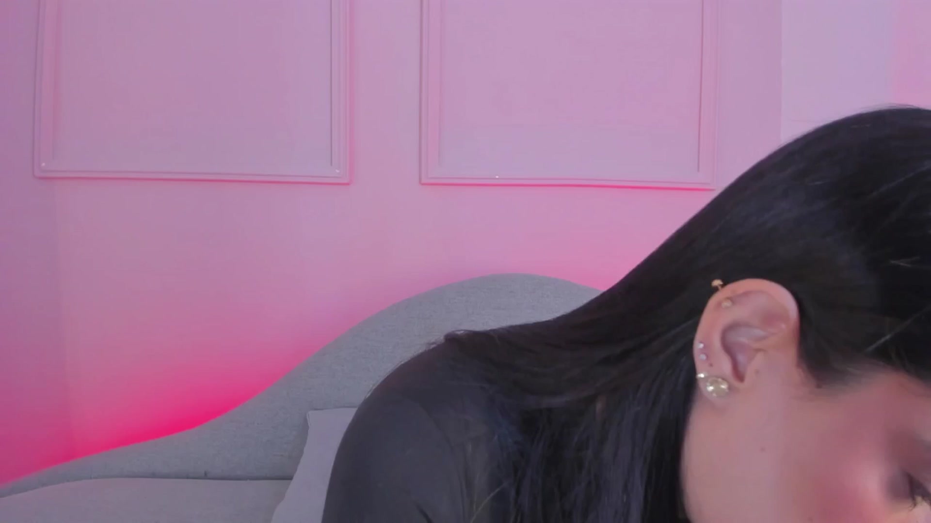 Gallery image thumbnail from VictoriaMilan's myfreecams stream on, 12/15/2025, 17:09 image 17 of 20