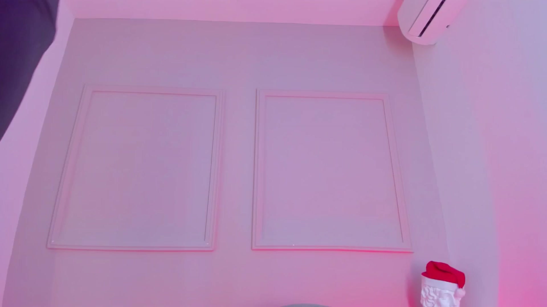 Gallery image thumbnail from VictoriaMilan's myfreecams stream on, 12/15/2025, 17:09 image 19 of 20