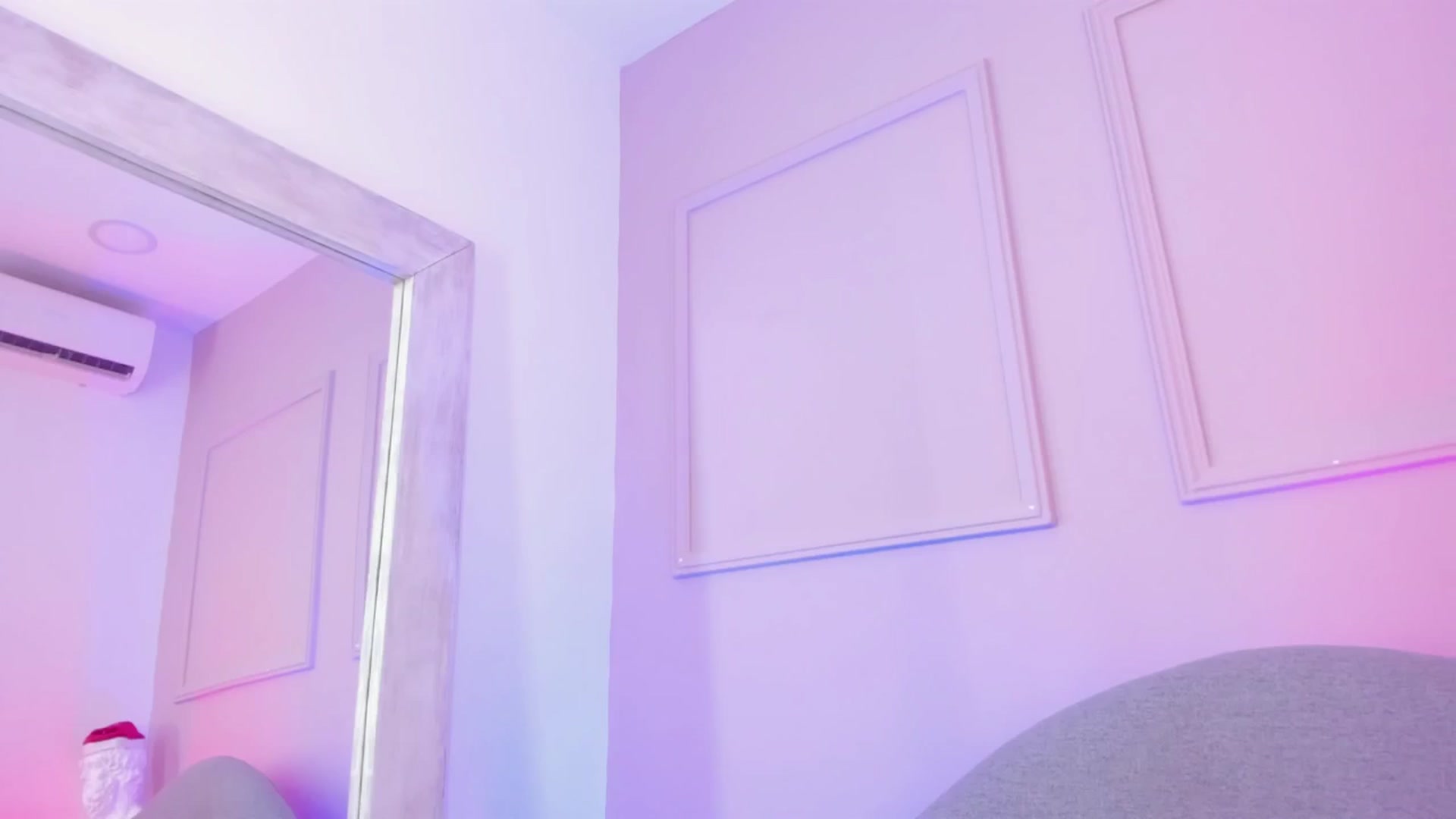 Gallery image thumbnail from VictoriaMilan's myfreecams stream on, 12/27/2025, 18:04 image 19 of 20