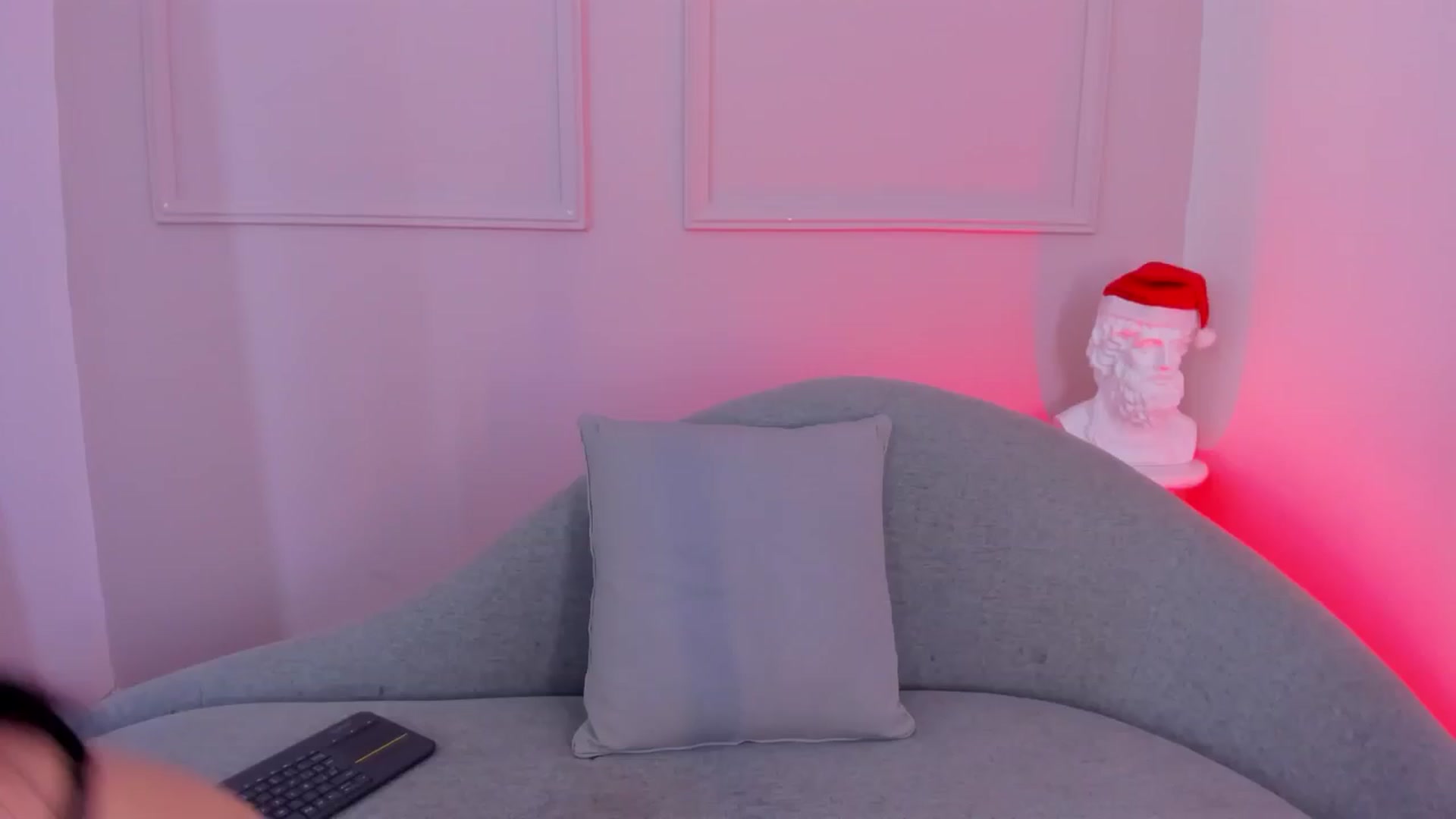 Gallery image thumbnail from VictoriaMilan's myfreecams stream on, 12/29/2025, 15:09 image 11 of 20