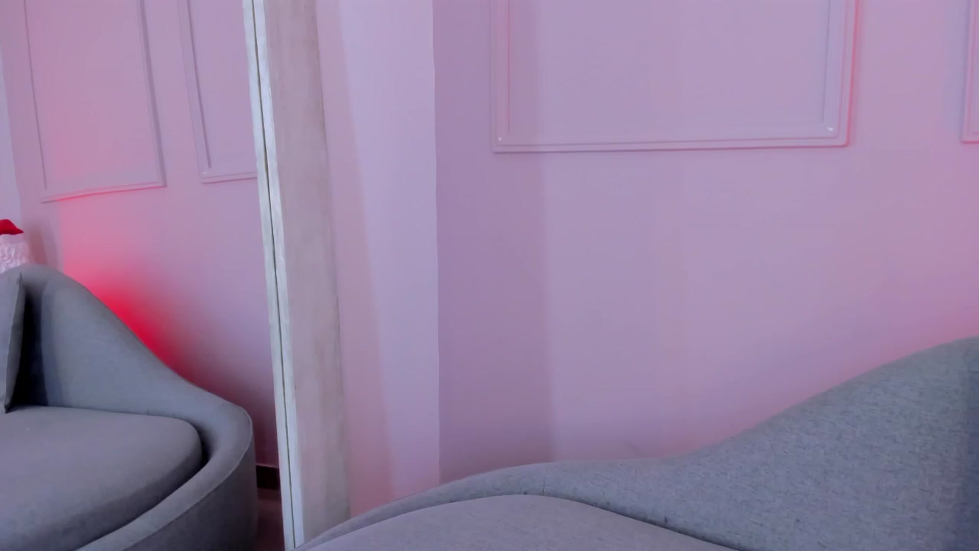 Gallery image thumbnail from VictoriaMilan's myfreecams stream on, 12/29/2025, 17:15 image 18 of 20