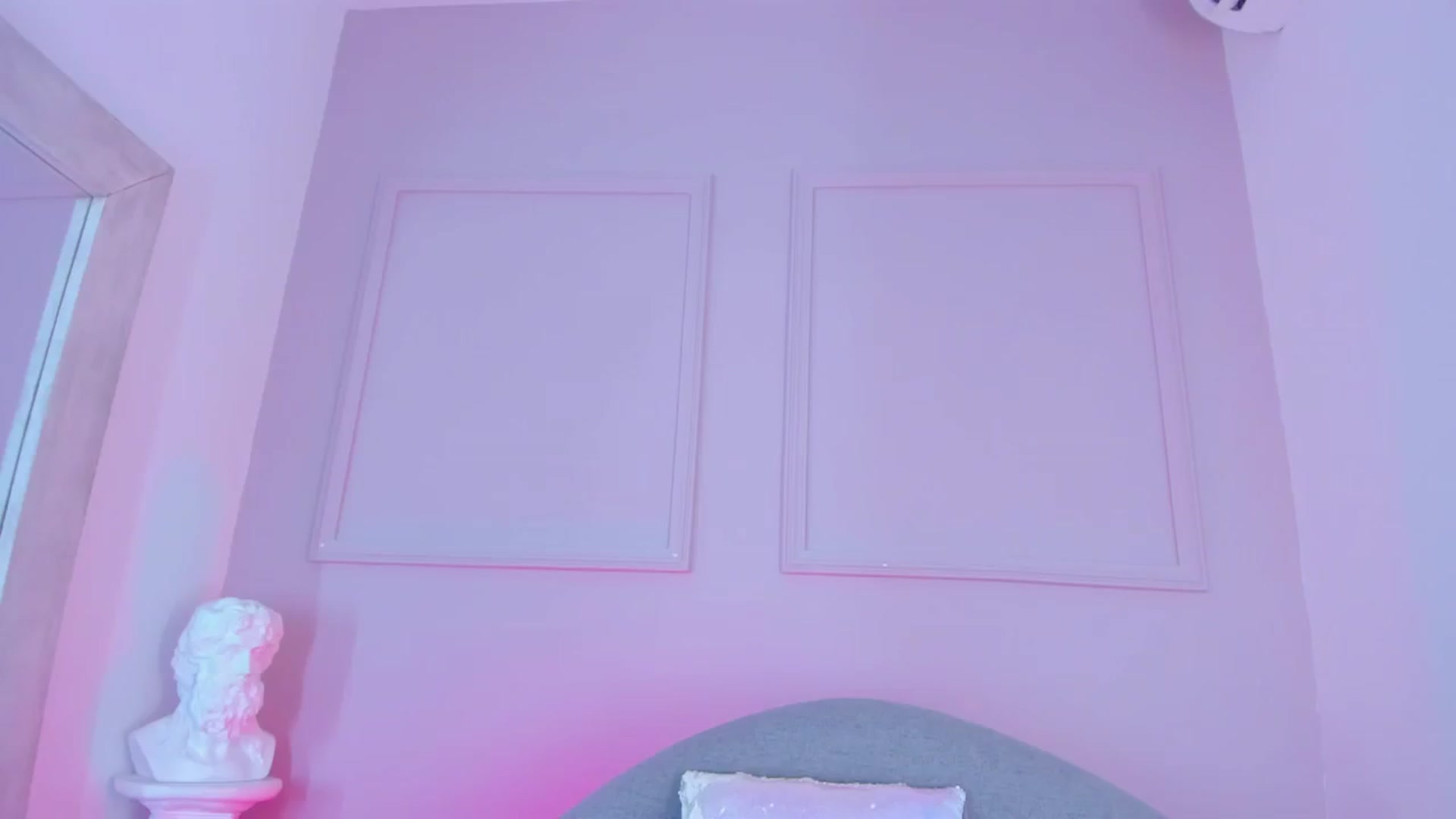 Gallery image thumbnail from VictoriaMilan's myfreecams stream on, 03/17/2026, 19:05 image 16 of 20