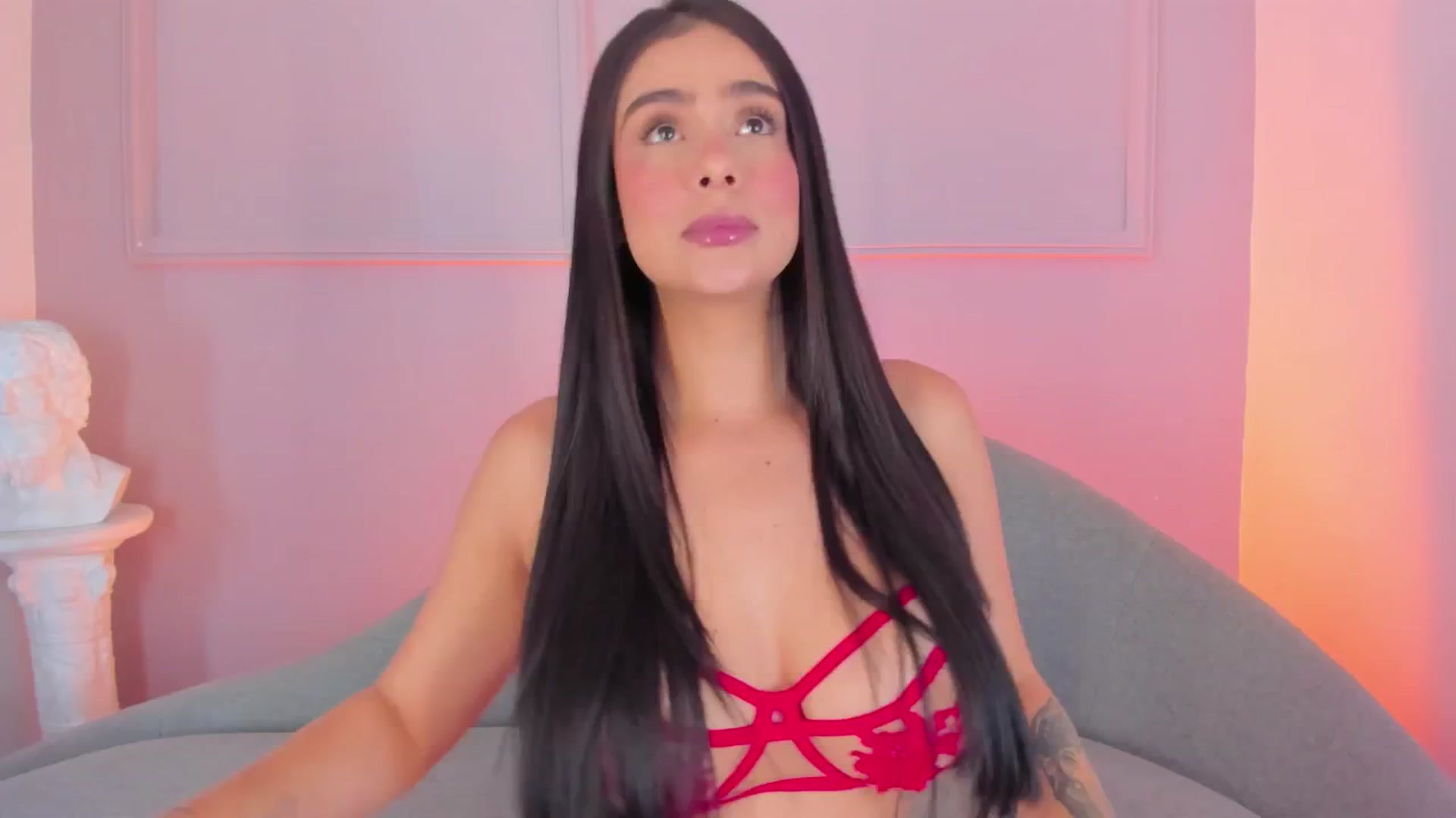 Gallery image thumbnail from VictoriaMilan's myfreecams stream on, 04/04/2026, 18:15 image 16 of 20