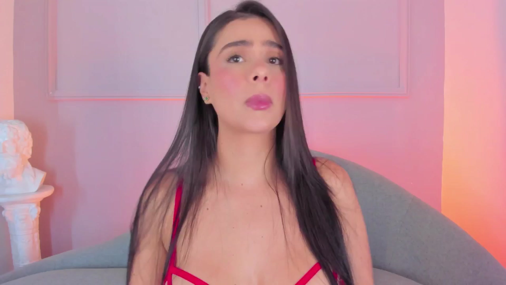 Gallery image thumbnail from VictoriaMilan's myfreecams stream on, 04/04/2026, 18:40 image 12 of 20