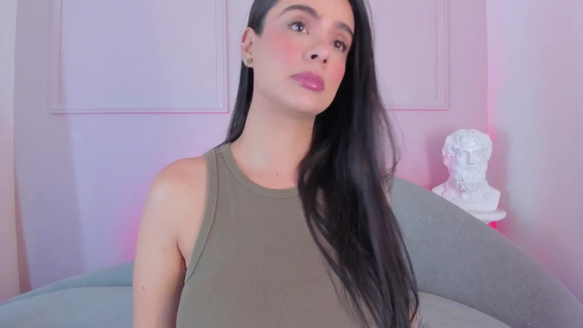 Gallery image thumbnail from VictoriaMilan's myfreecams stream on, 04/11/2026, 19:54 image 18 of 20