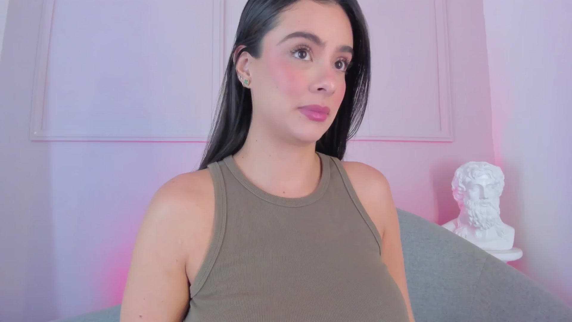 Gallery image thumbnail from VictoriaMilan's myfreecams stream on, 04/11/2026, 19:54 image 4 of 20